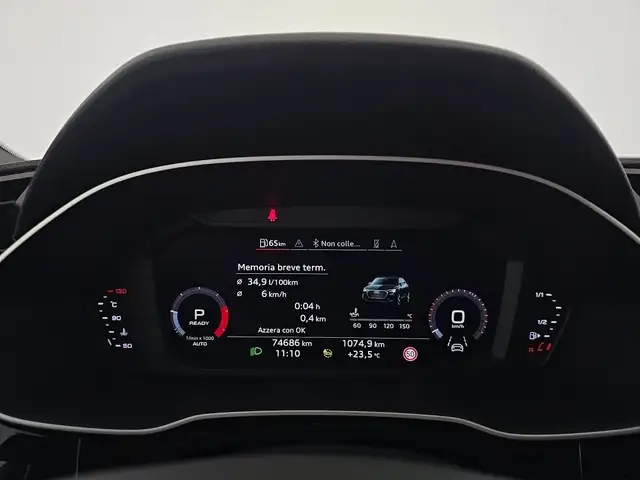Audi Q3 view 15