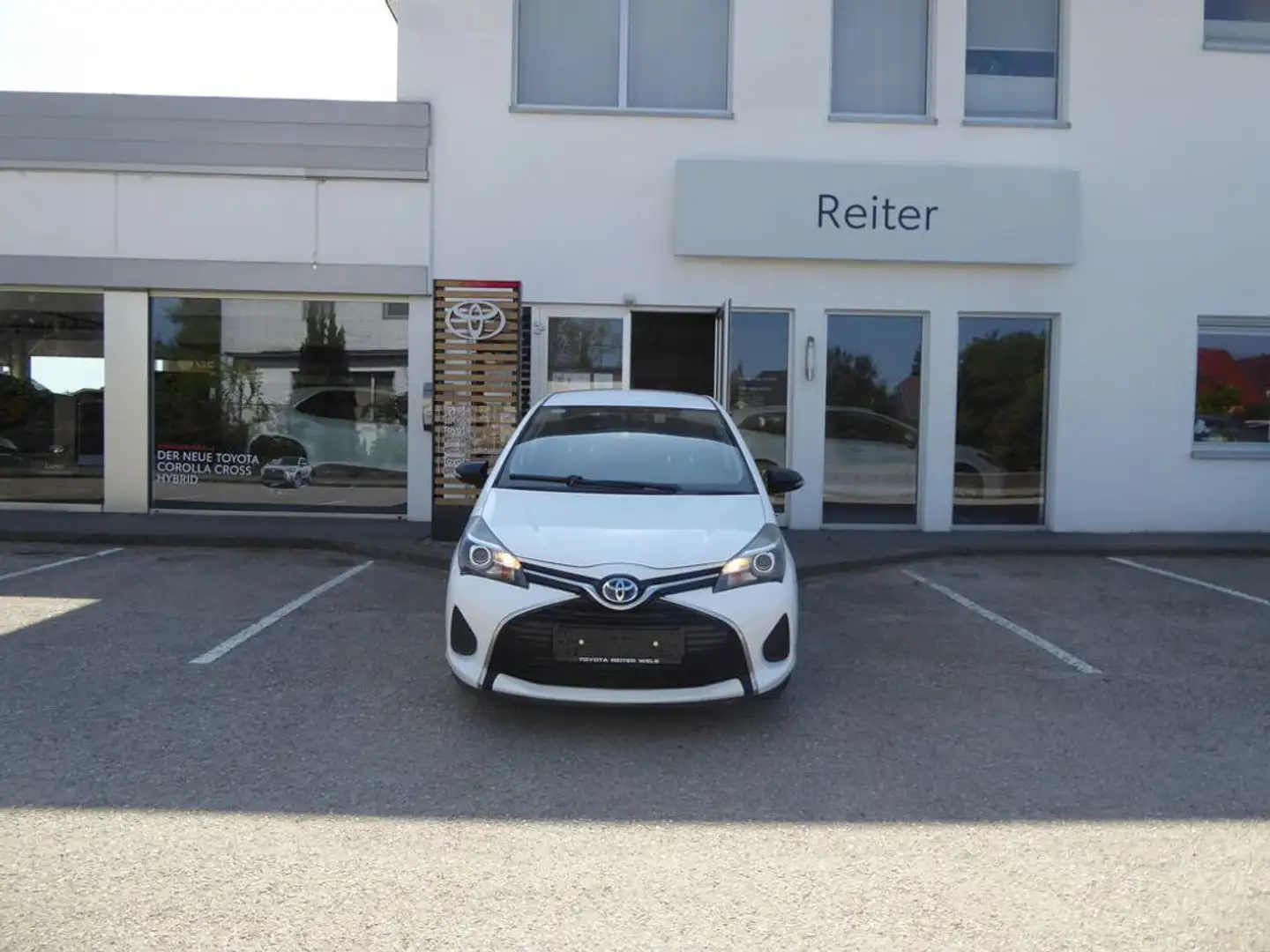 Toyota Yaris Hybrid Weiß - 1