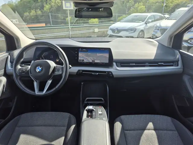 BMW 2 Series view 8
