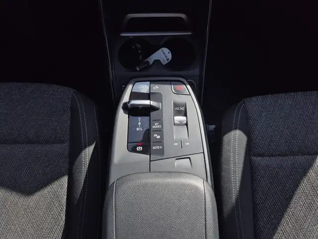 BMW 2 Series view 10