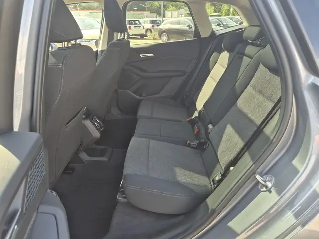 BMW 2 Series view 7