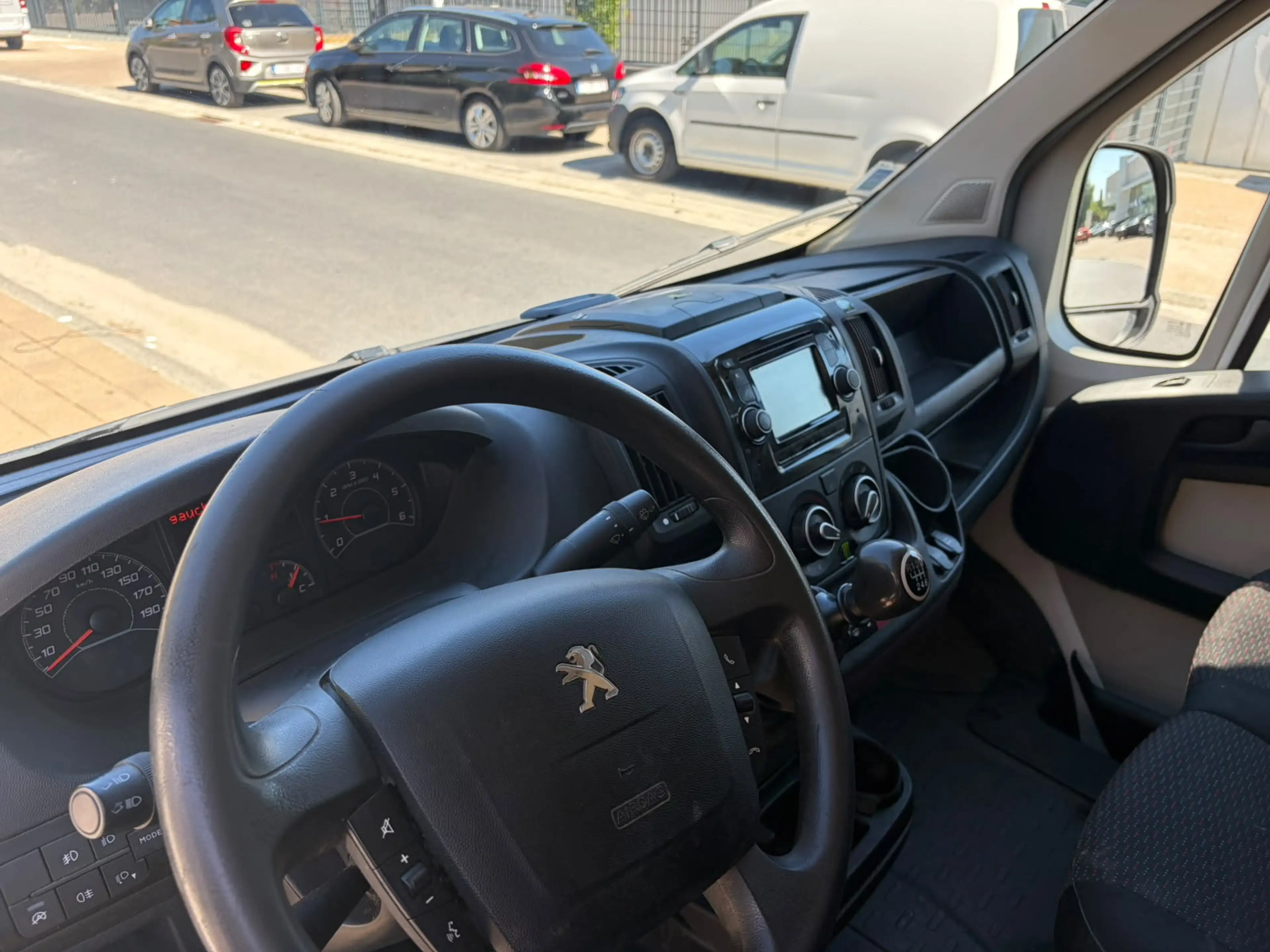 Peugeot Boxer Boxer 2.0 BlueHDi L2H2 Premium S/S — photo 7