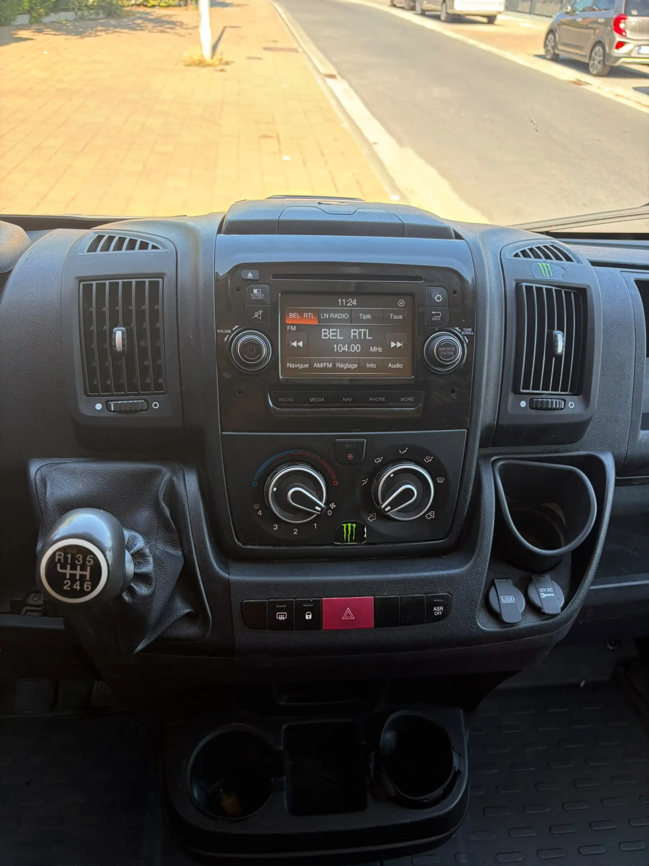 Peugeot Boxer Boxer 2.0 BlueHDi L2H2 Premium S/S — photo 12