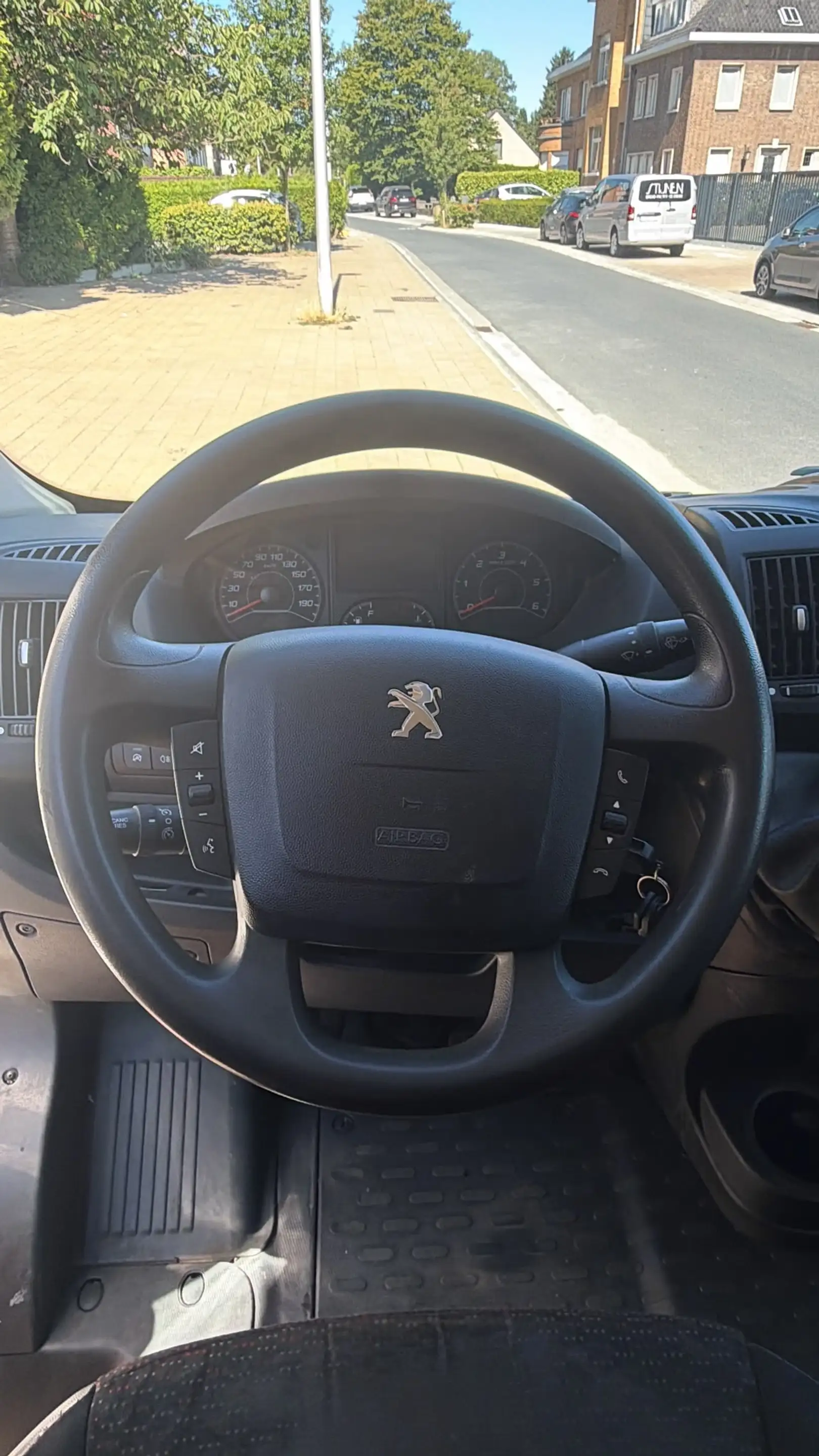 Peugeot Boxer Boxer 2.0 BlueHDi L2H2 Premium S/S — photo 13