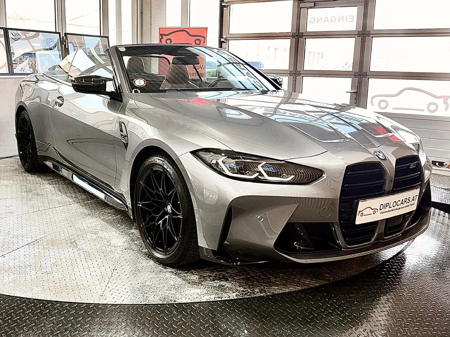BMW M4 xDrive Competition M-Carbon Grau - 1