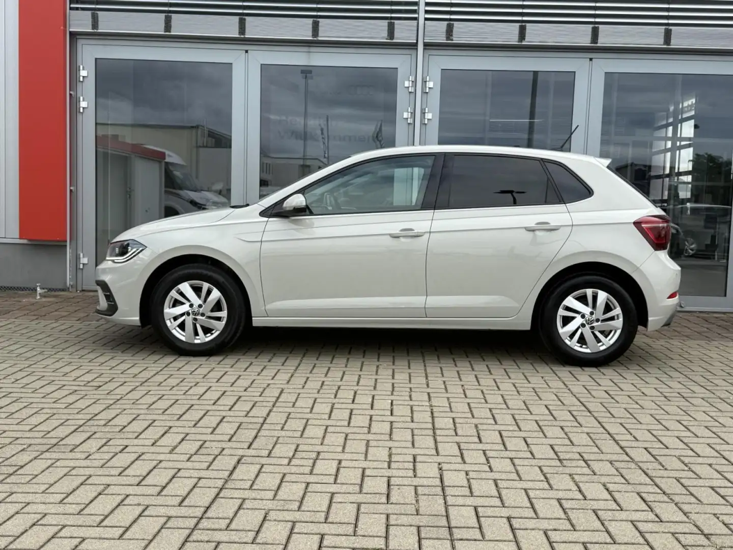 Volkswagen Polo Style 1.0 TSI DSG MATRIX+ACC+TRAVEL+NAV+ Klima Gris - 2