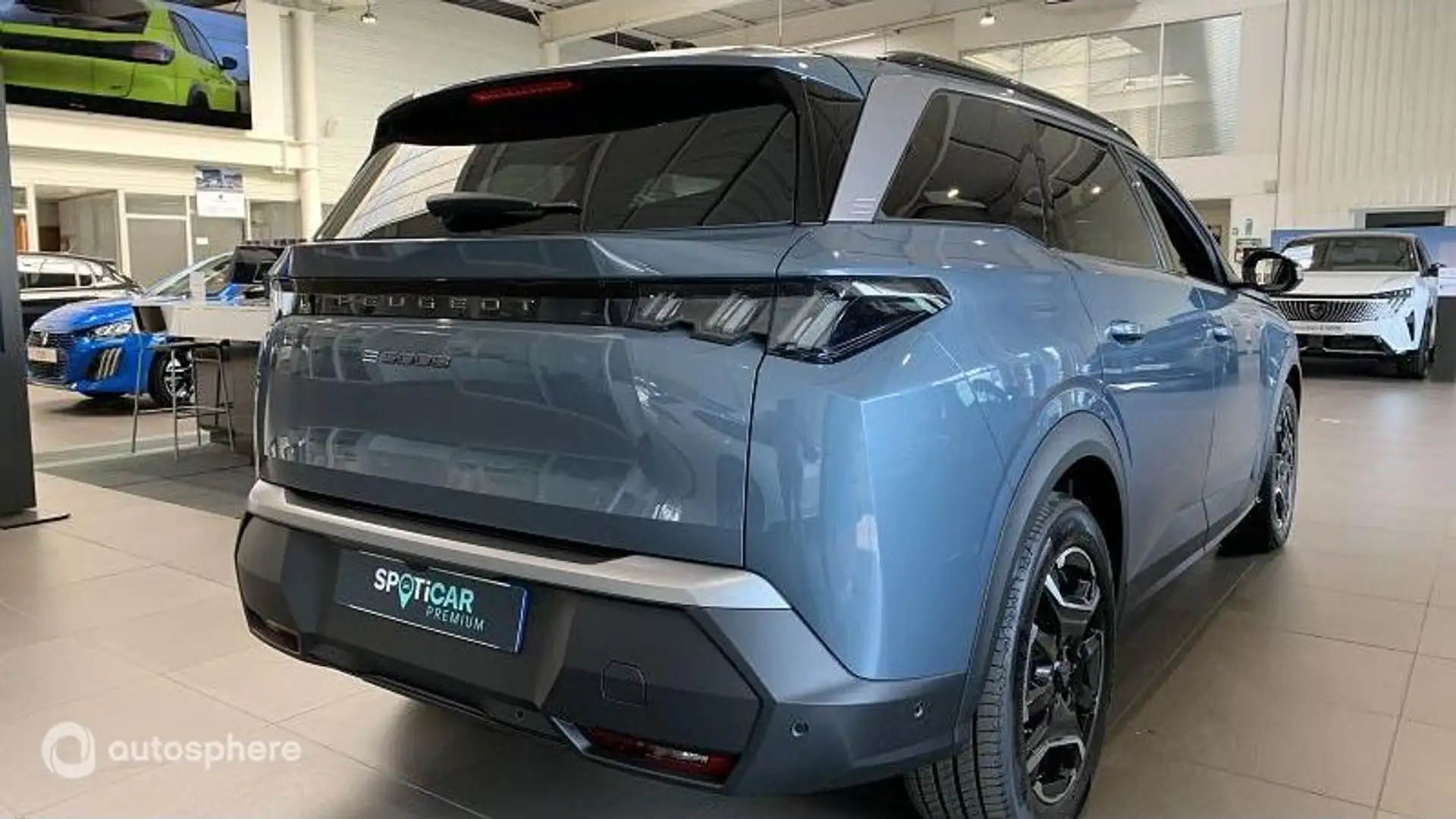 Peugeot 5008 Electrique 210ch Batterie 73 kWh Allure - 2