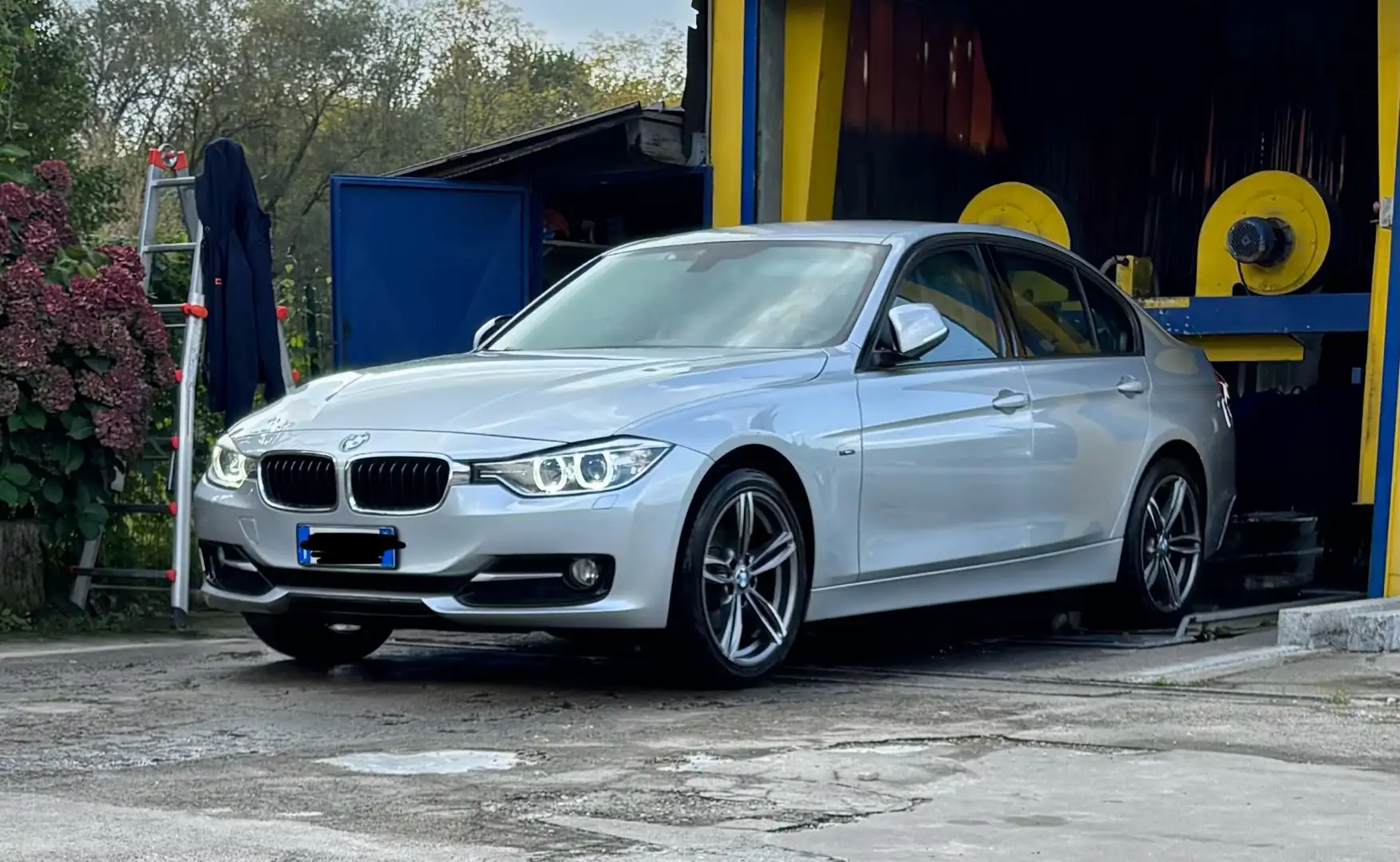 BMW 318 318d Sport F30 no M - 1