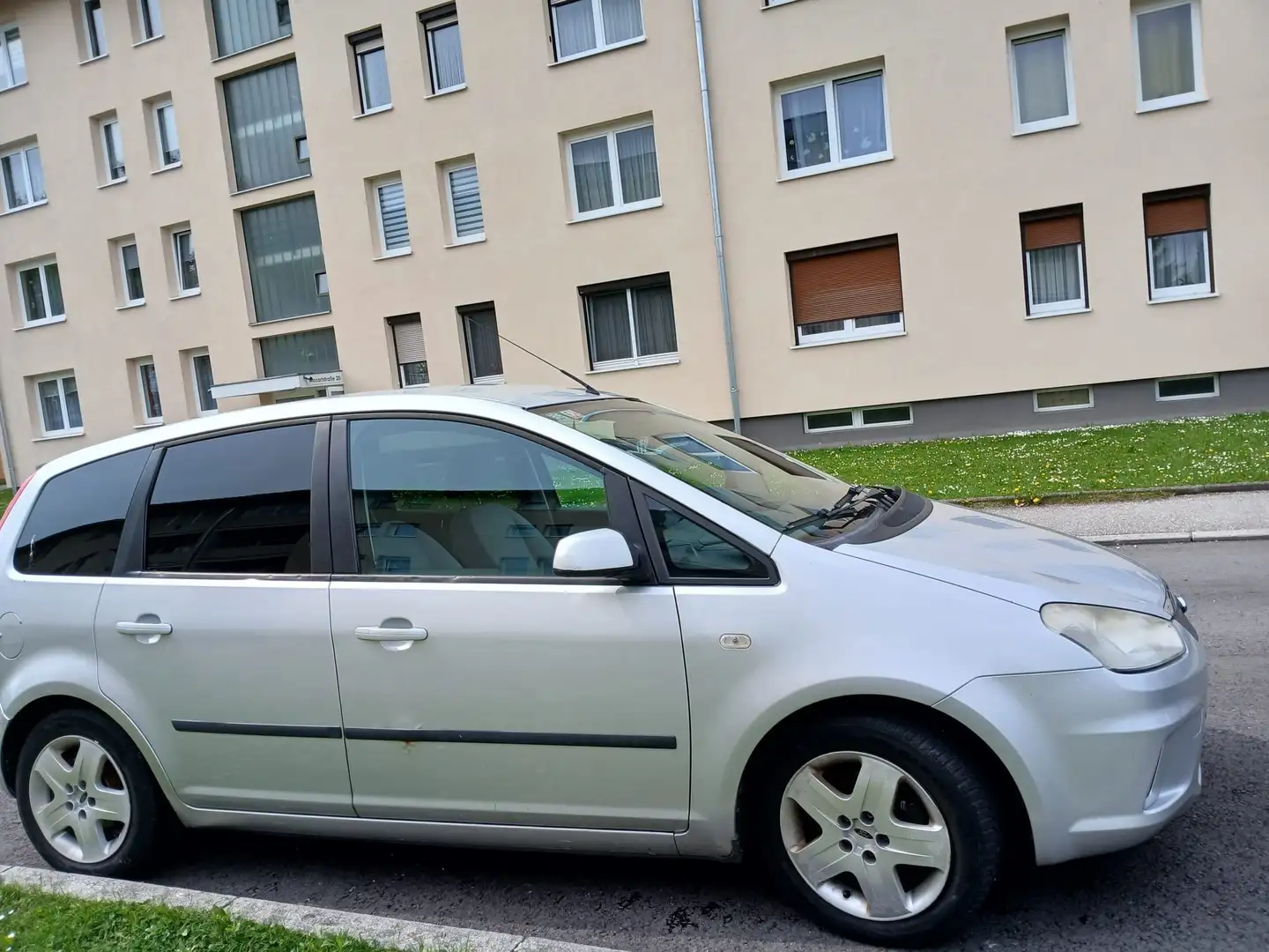 Ford C-Max C-MAX Trend 1,6 TDCi Trend Silber - 2
