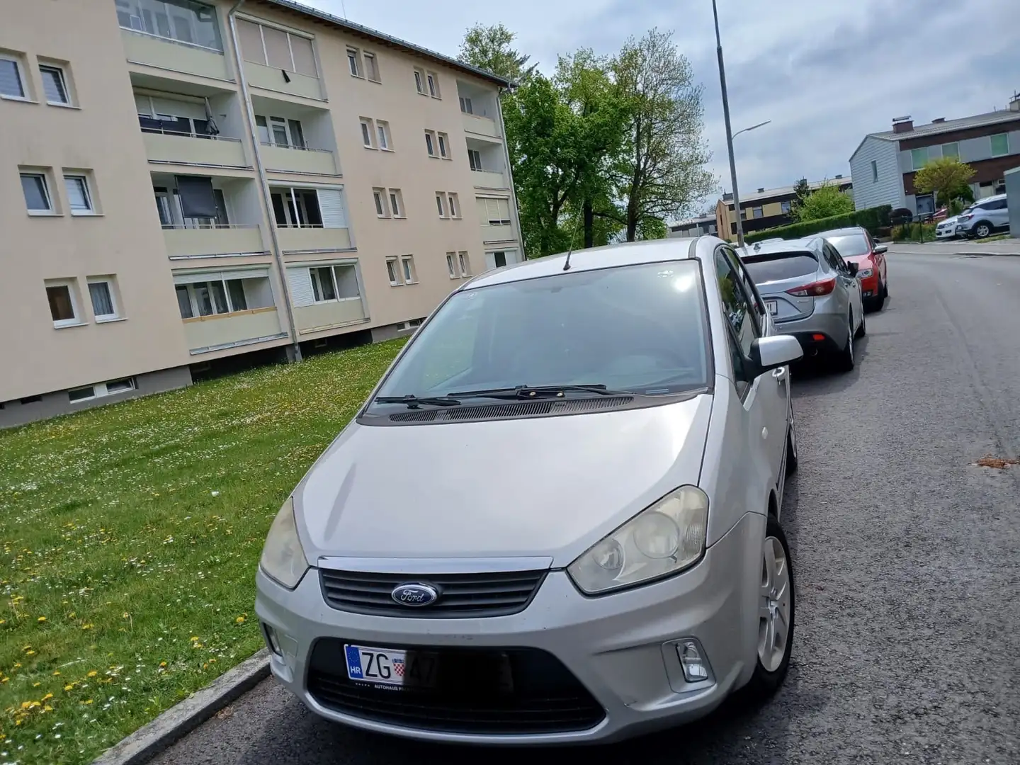 Ford C-Max C-MAX Trend 1,6 TDCi Trend Silber - 1