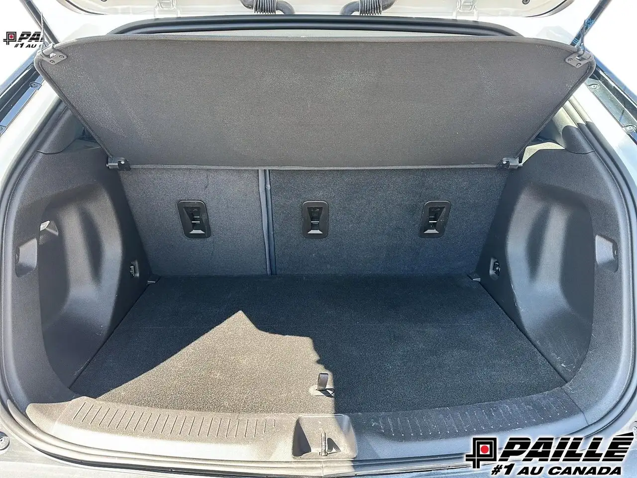 Chevrolet Bolt снимка Chevrolet Bolt
