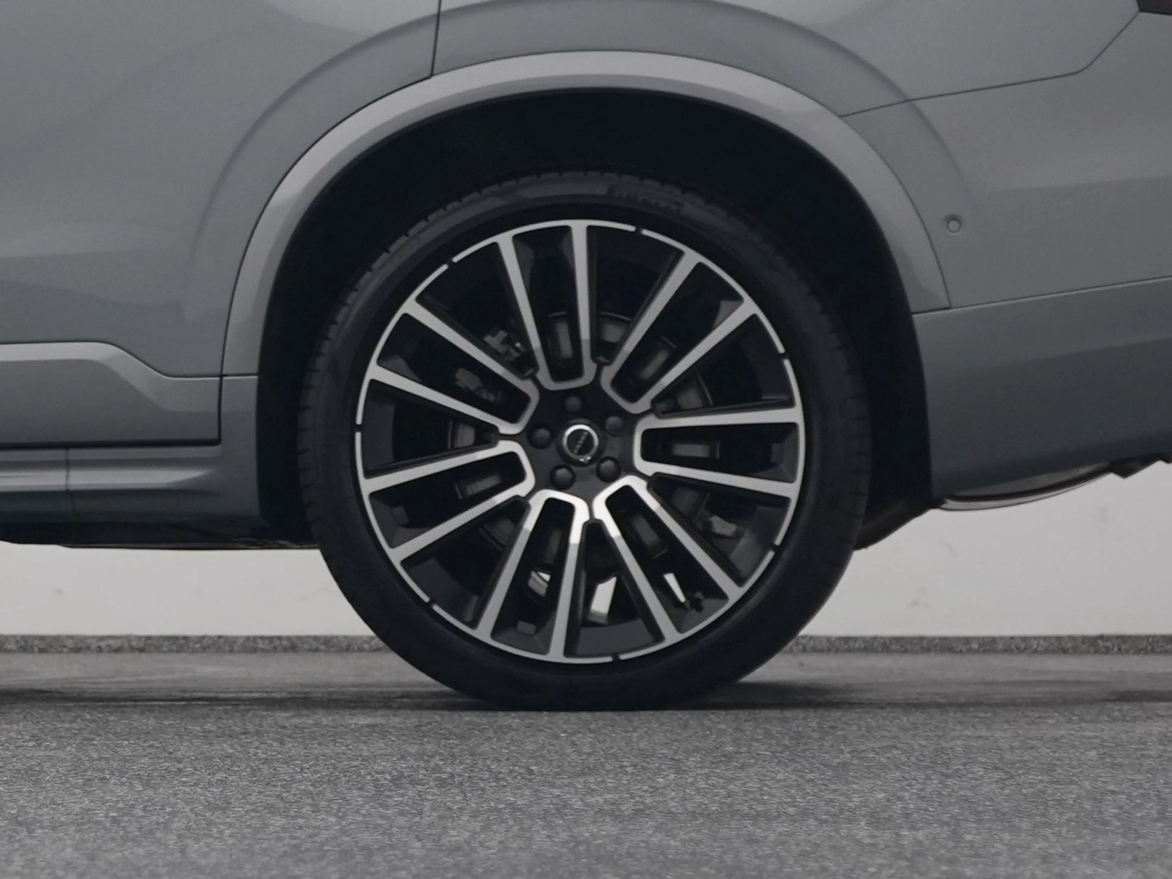 Volvo XC90 2.0 T8 Plug-in hybrid AWD Ultra Black Edition 7-Pe — photo 40