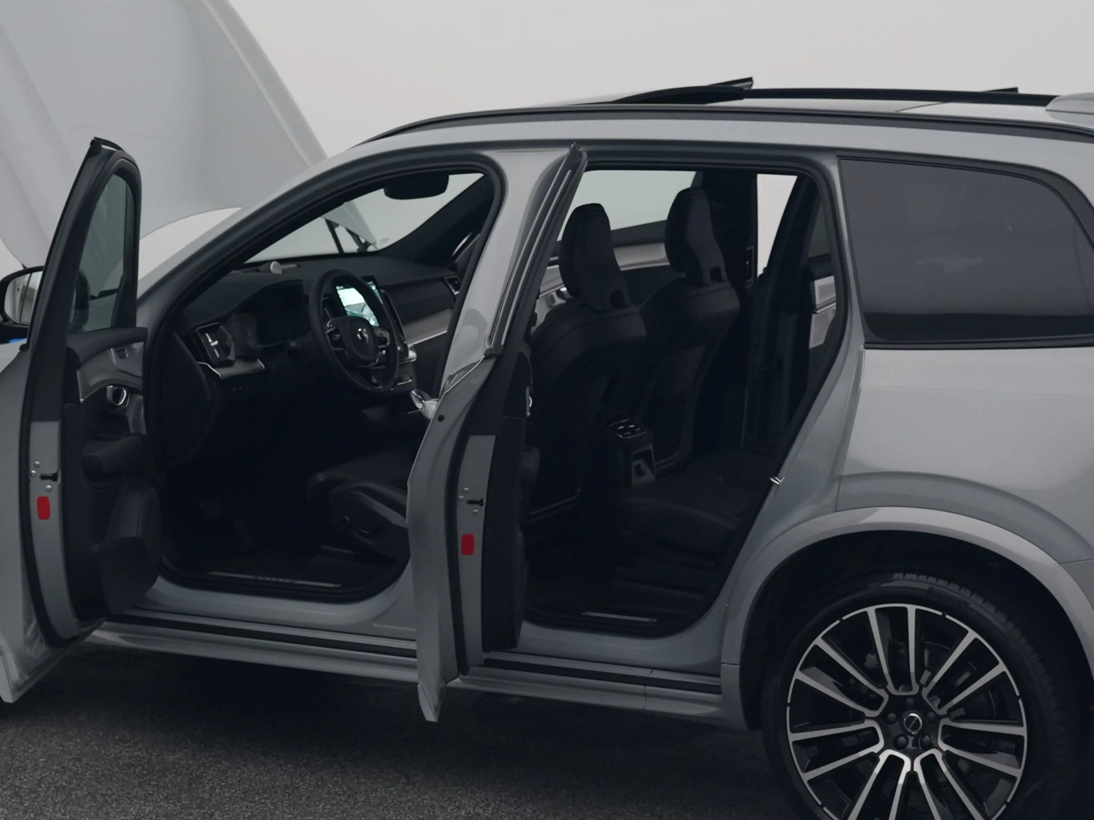 Volvo XC90 2.0 T8 Plug-in hybrid AWD Ultra Black Edition 7-Pe — photo 33