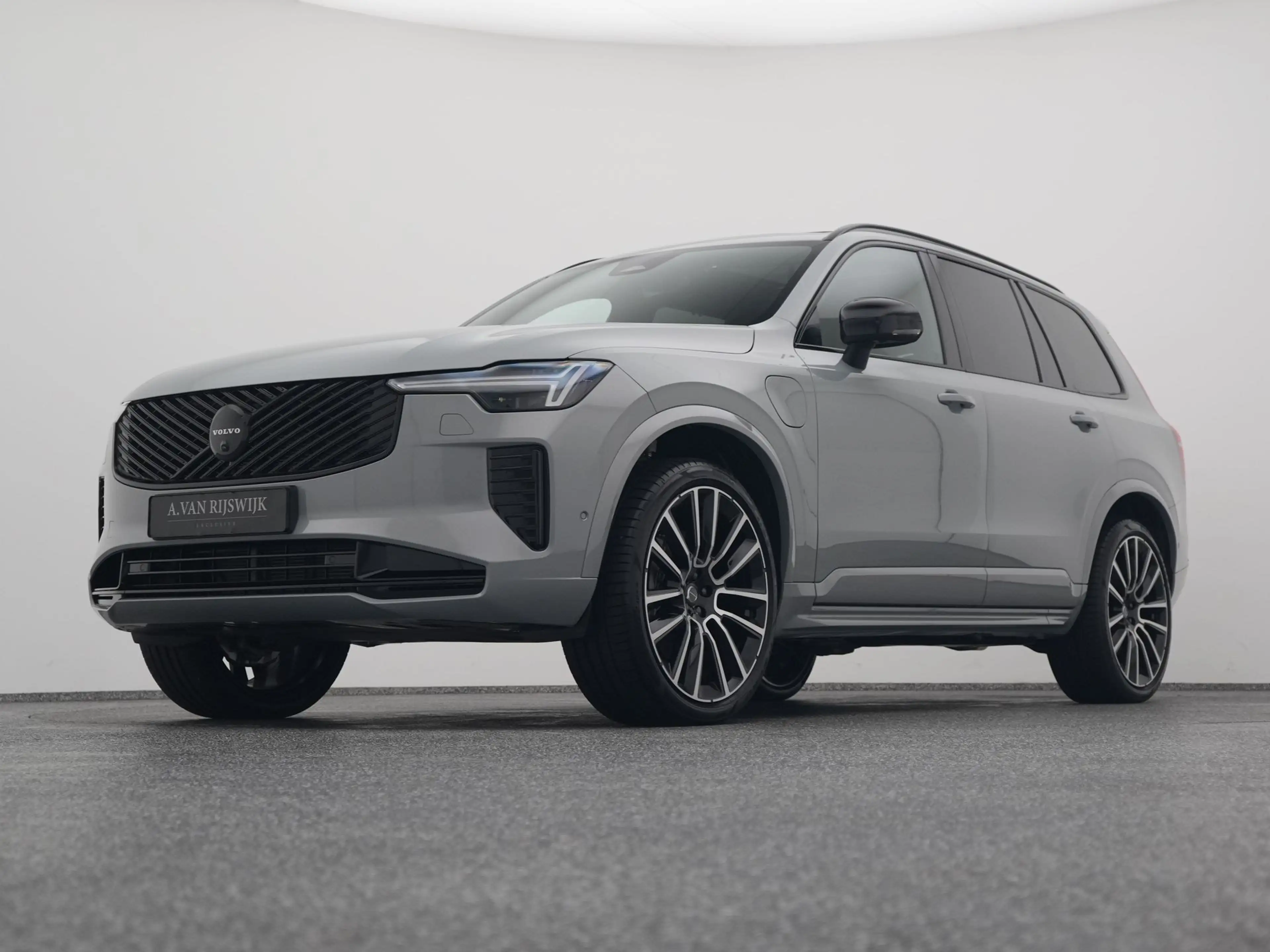 Volvo XC90 2.0 T8 Plug-in hybrid AWD Ultra Black Edition 7-Pe — photo 15
