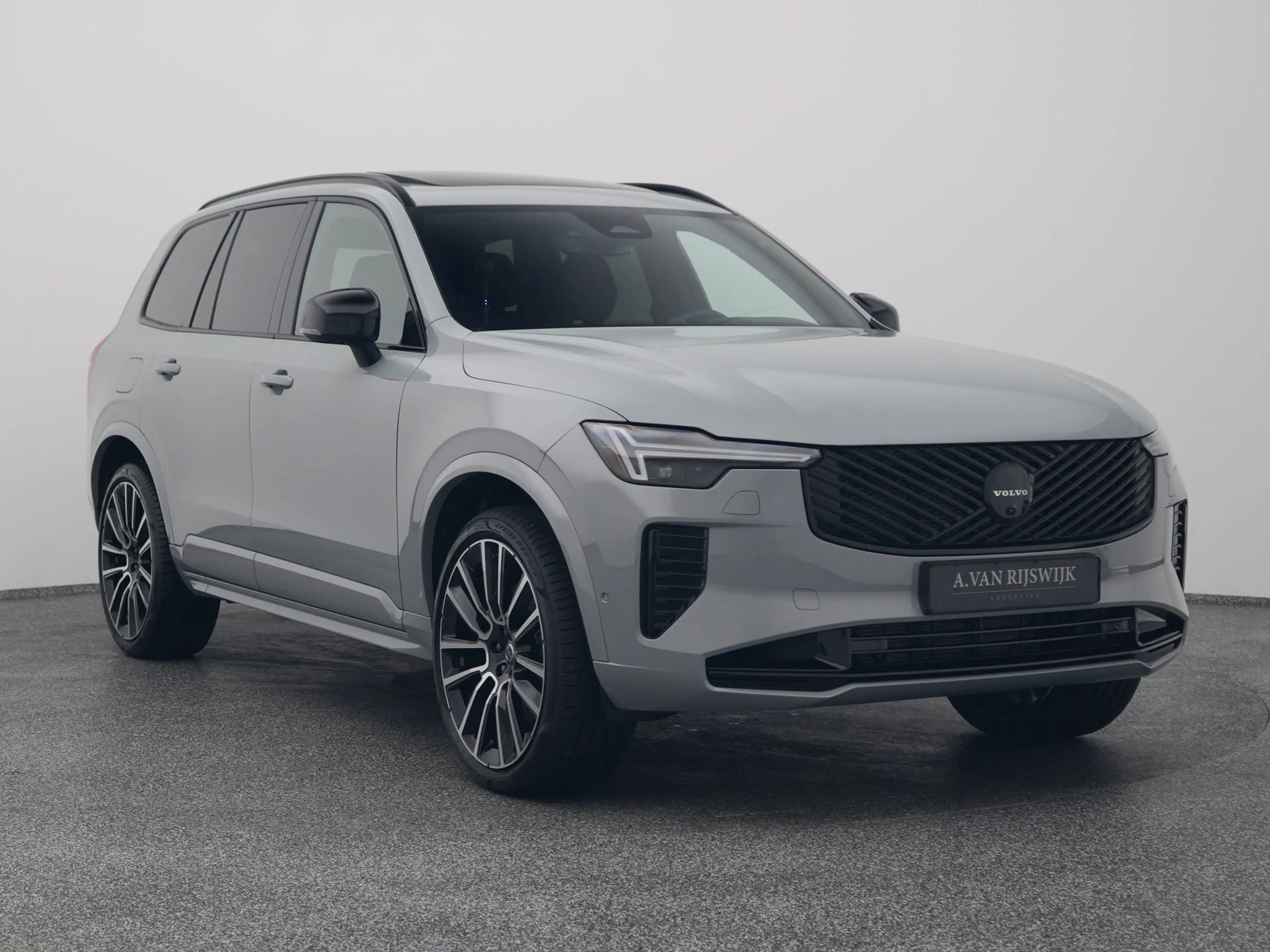 Volvo XC90 2.0 T8 Plug-in hybrid AWD Ultra Black Edition 7-Pe — photo 2