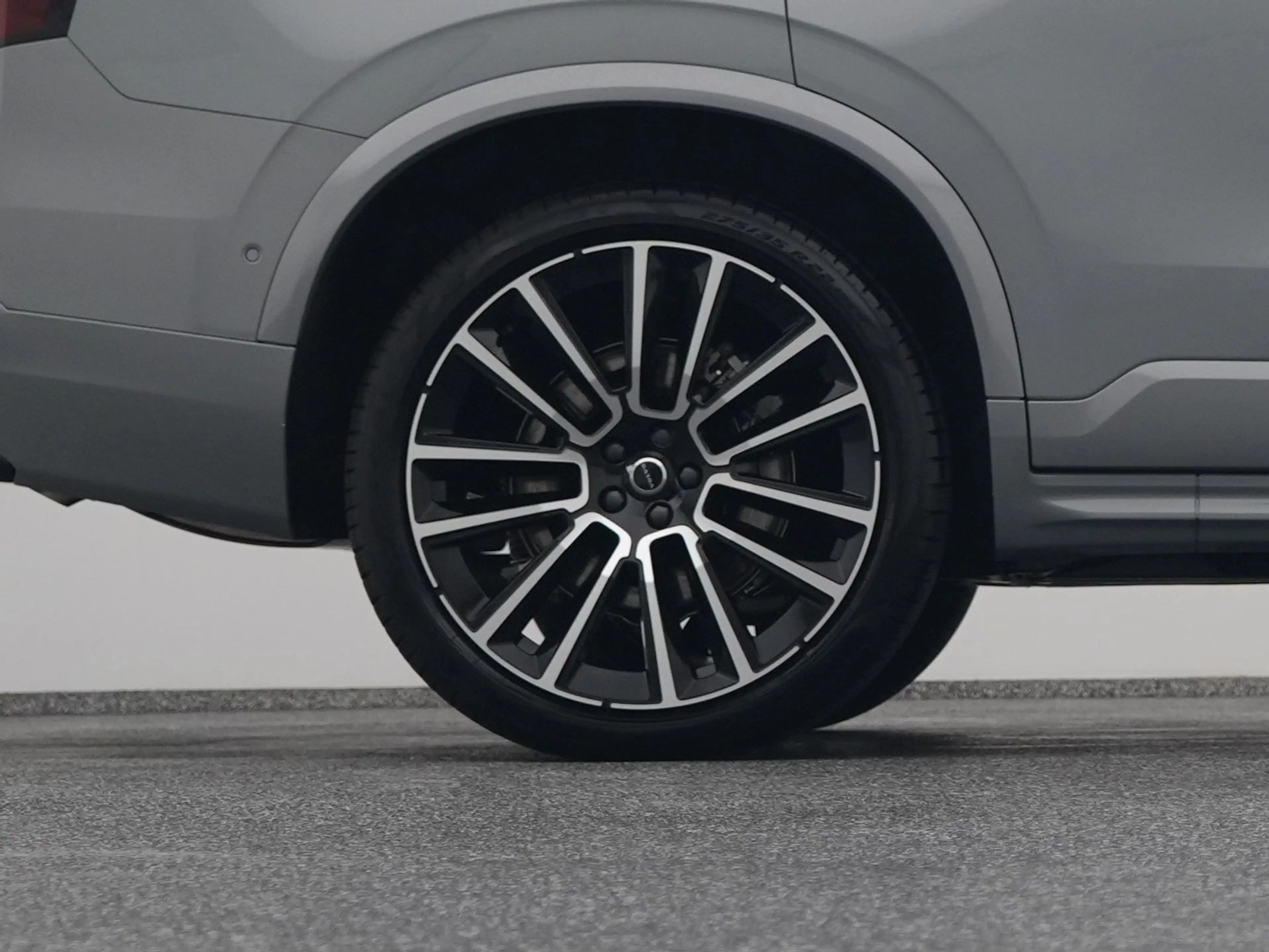 Volvo XC90 2.0 T8 Plug-in hybrid AWD Ultra Black Edition 7-Pe — photo 41