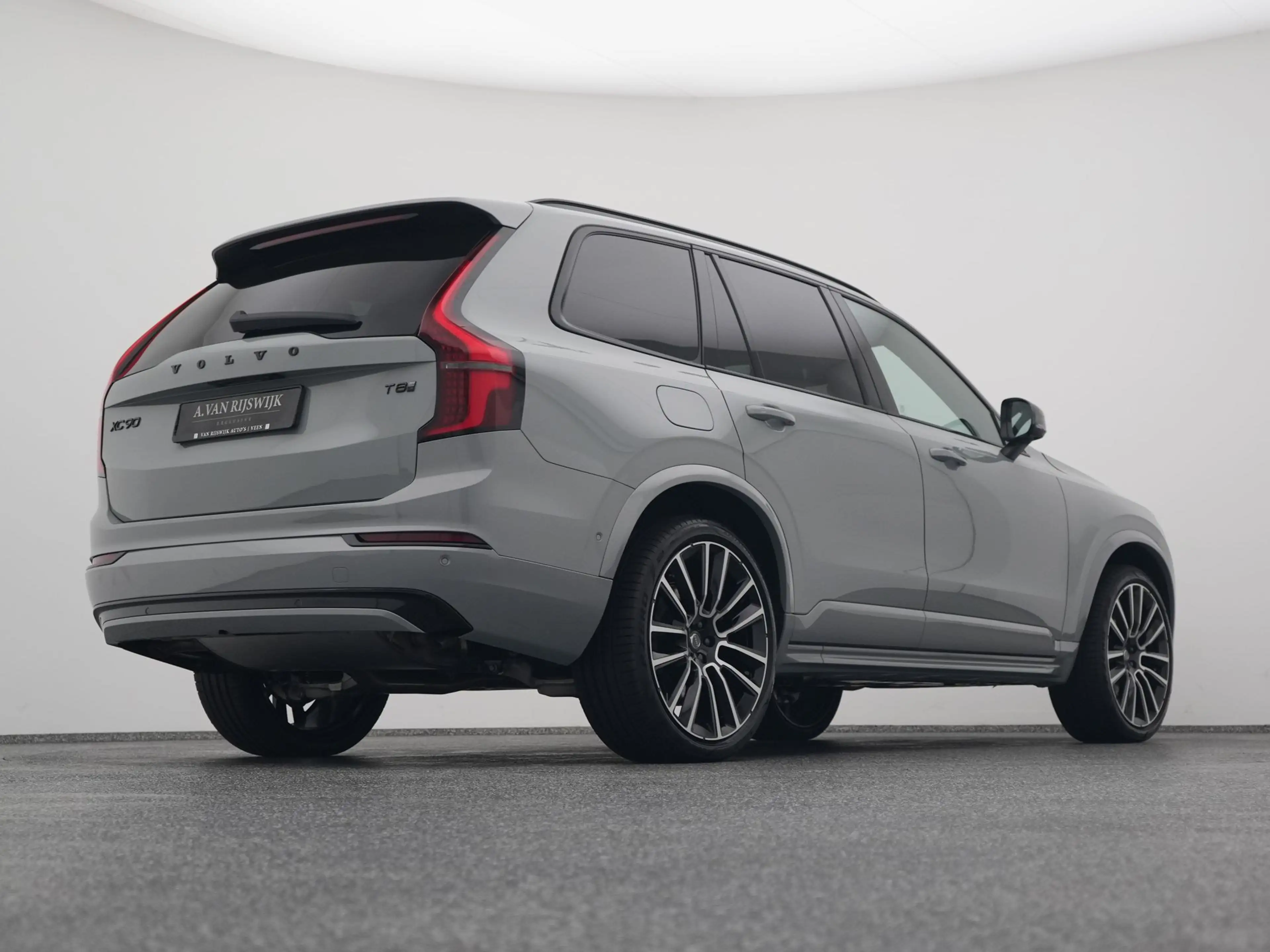 Volvo XC90 2.0 T8 Plug-in hybrid AWD Ultra Black Edition 7-Pe — photo 16