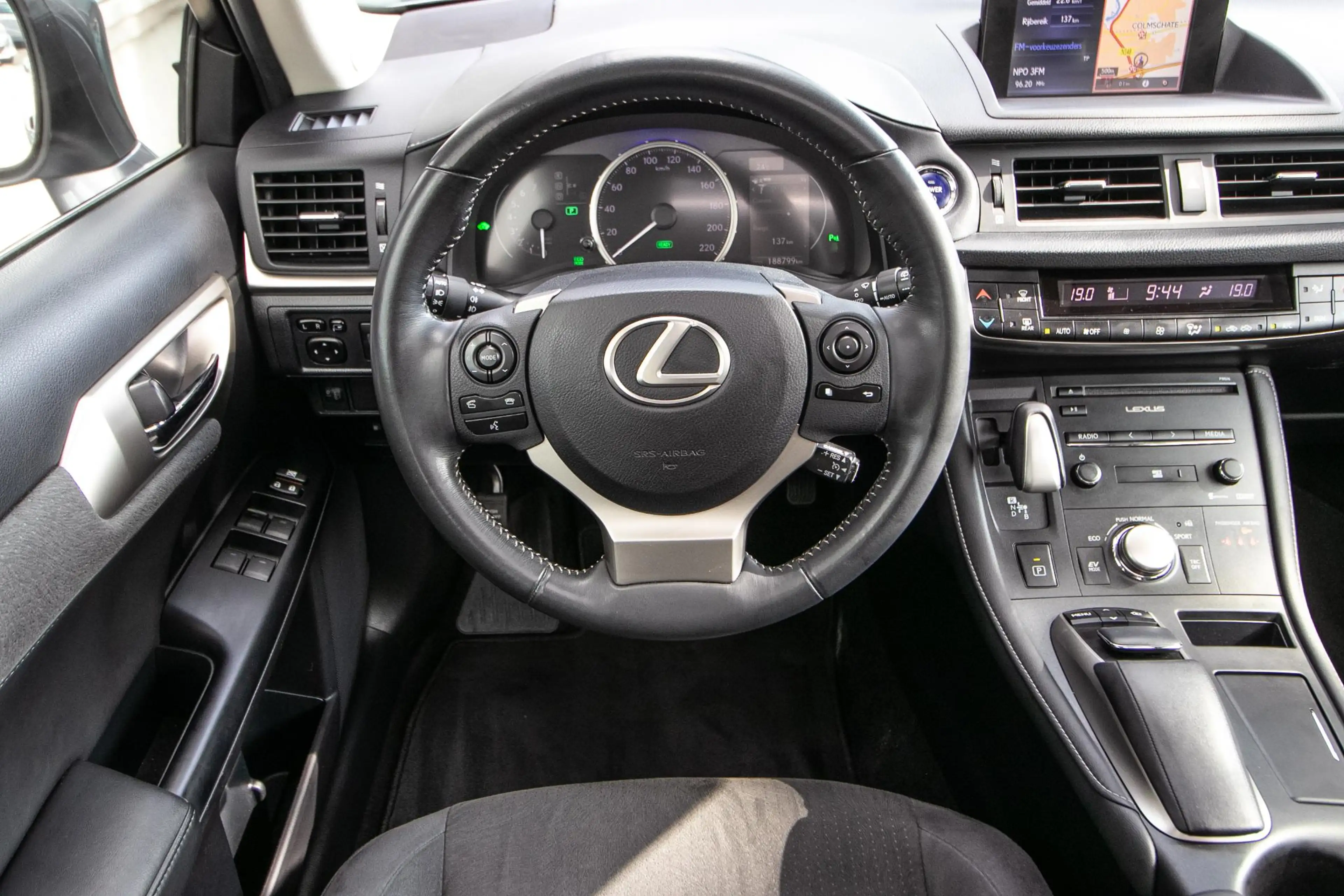 Lexus CT 200h Business Line — photo 15