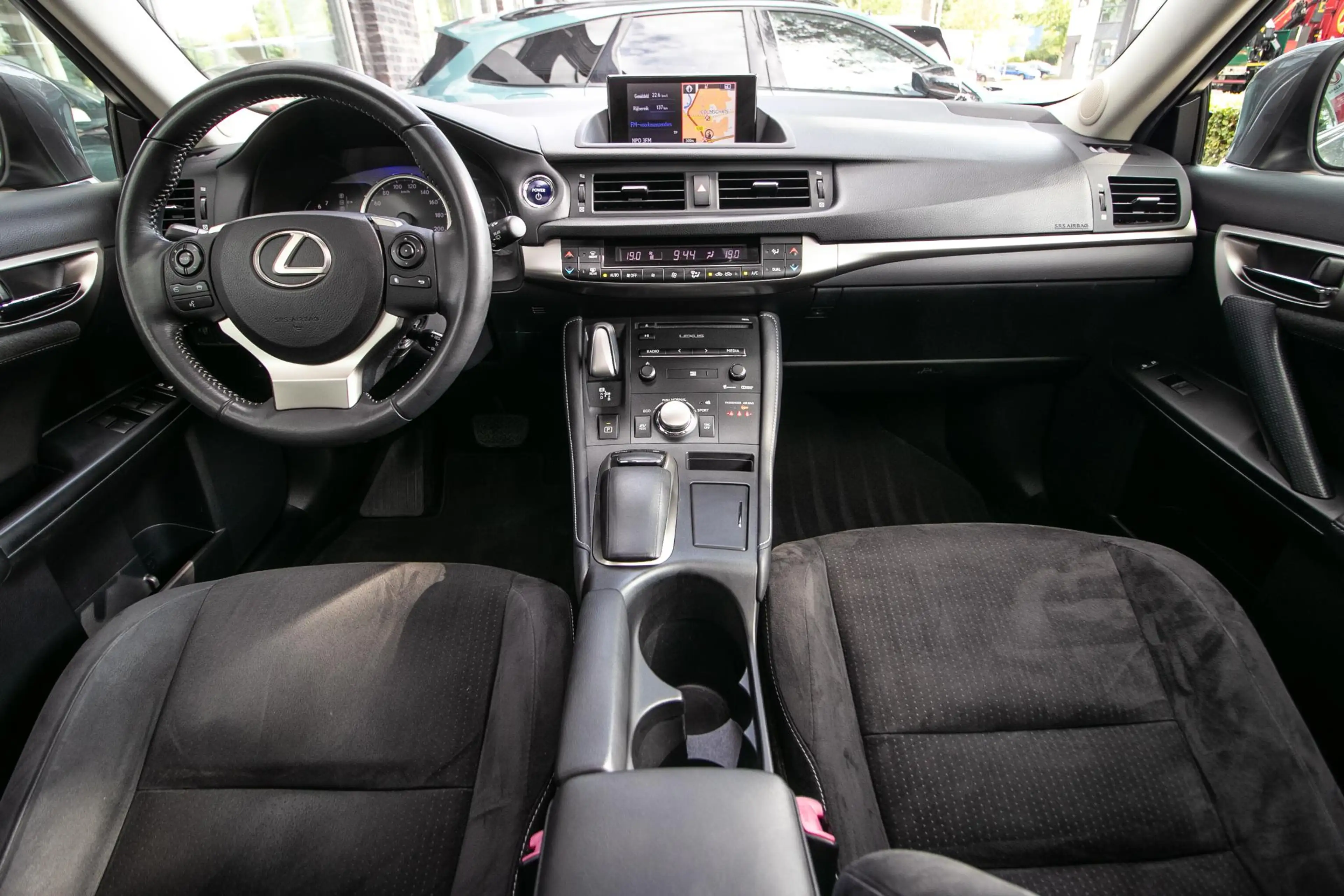 Lexus CT 200h Business Line — photo 14