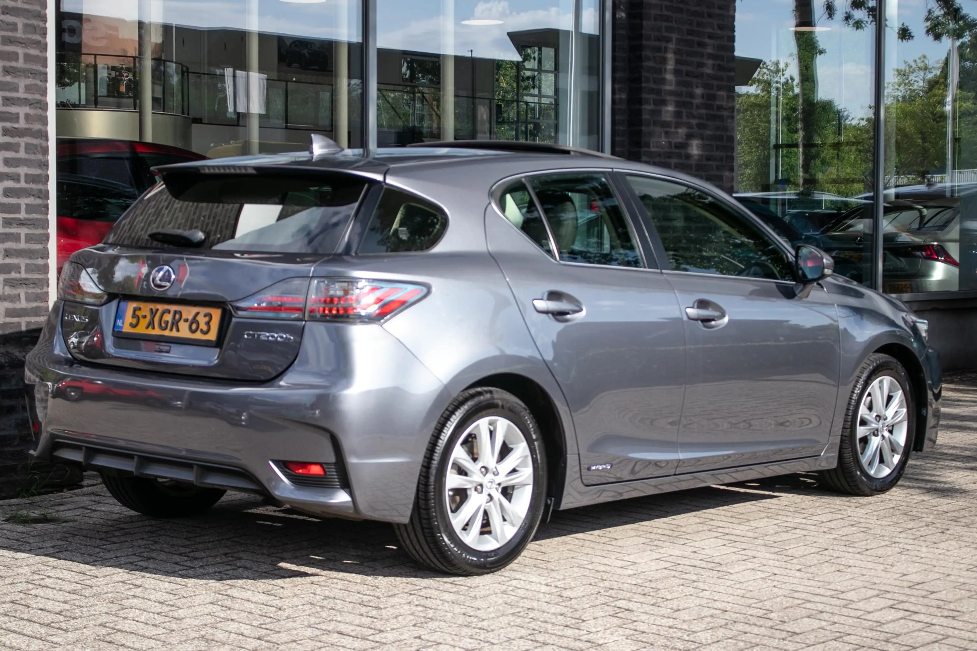 Lexus CT 200h Business Line — photo 2