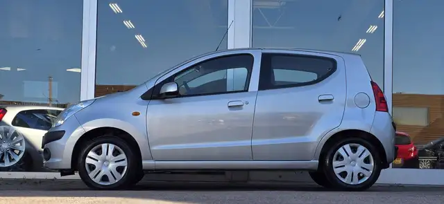 Nissan Pixo view 4