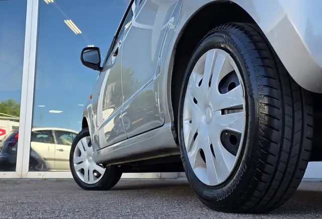 Nissan Pixo view 8