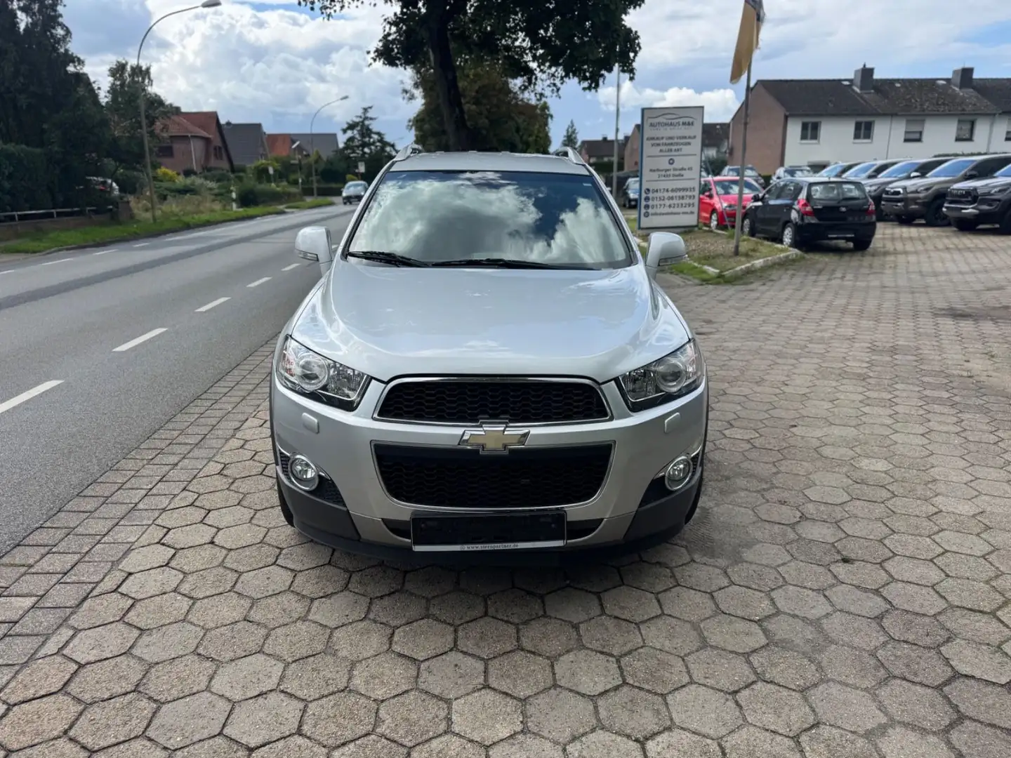 Chevrolet Captiva 2.2 D LTZ 4WD Auto Euro5*7-Sitzer+Leder Stříbrná - 2