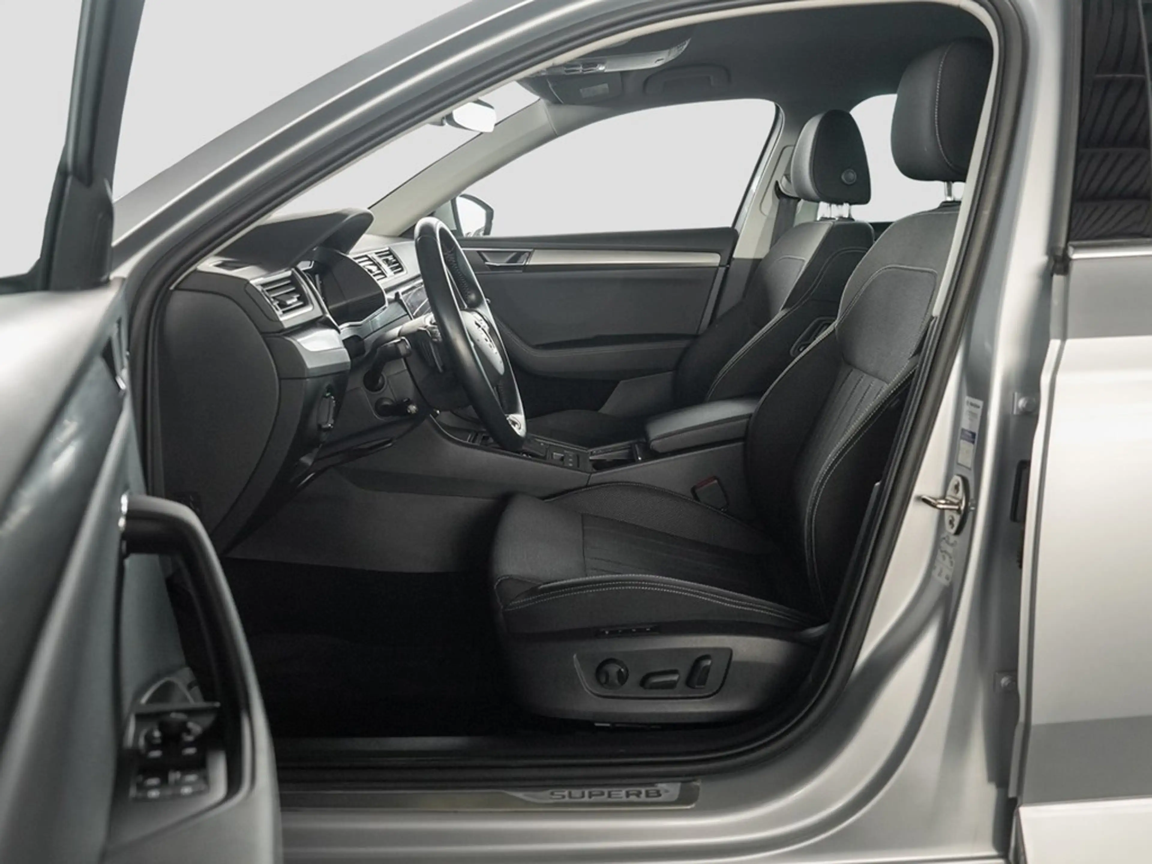Skoda Superb Combi 2.0 TDI DSG Style AHK/Navi — photo 15