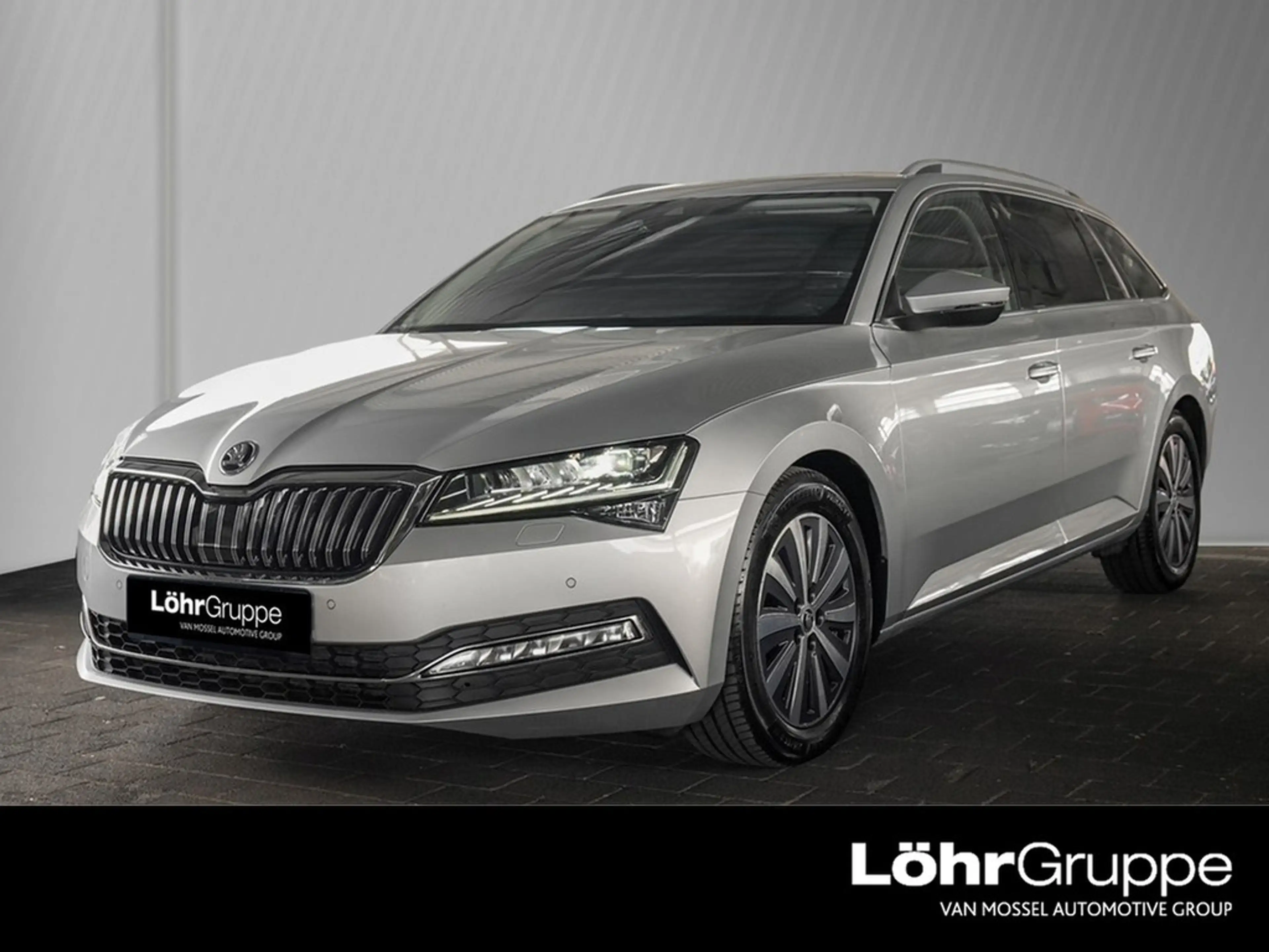 Skoda Superb Combi 2.0 TDI DSG Style AHK/Navi