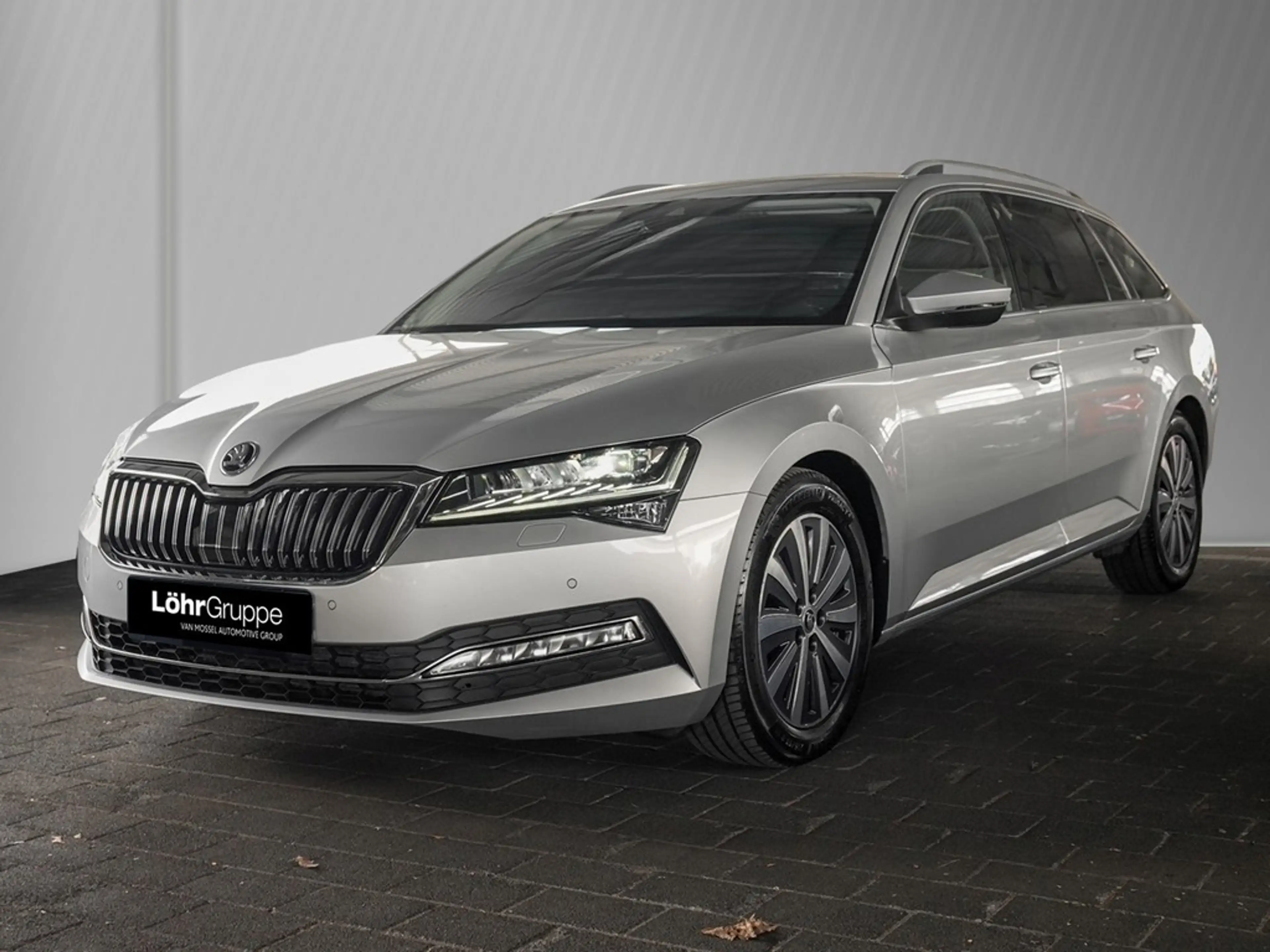 Skoda Superb Combi 2.0 TDI DSG Style AHK/Navi — photo 2