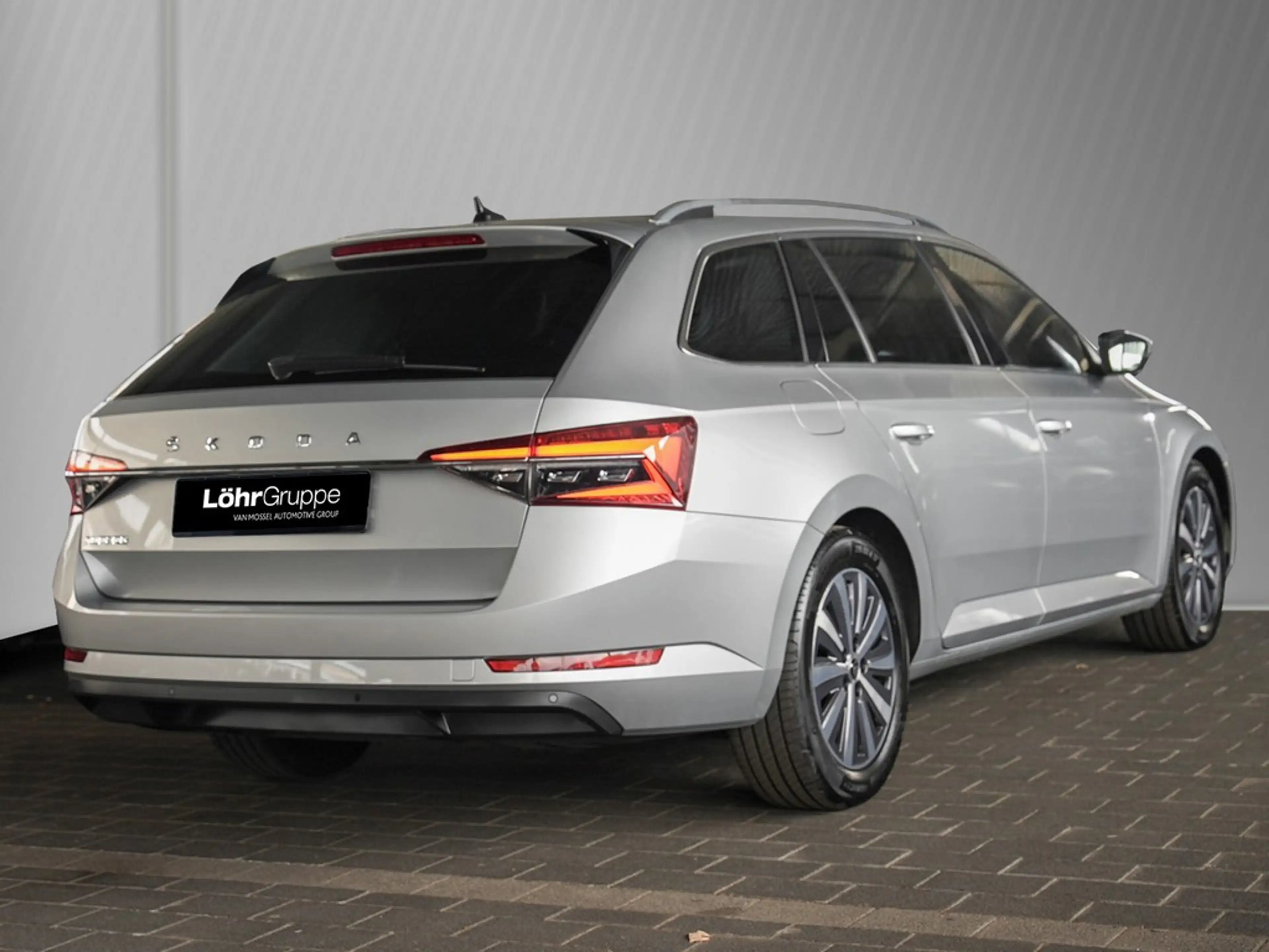 Skoda Superb Combi 2.0 TDI DSG Style AHK/Navi — photo 4