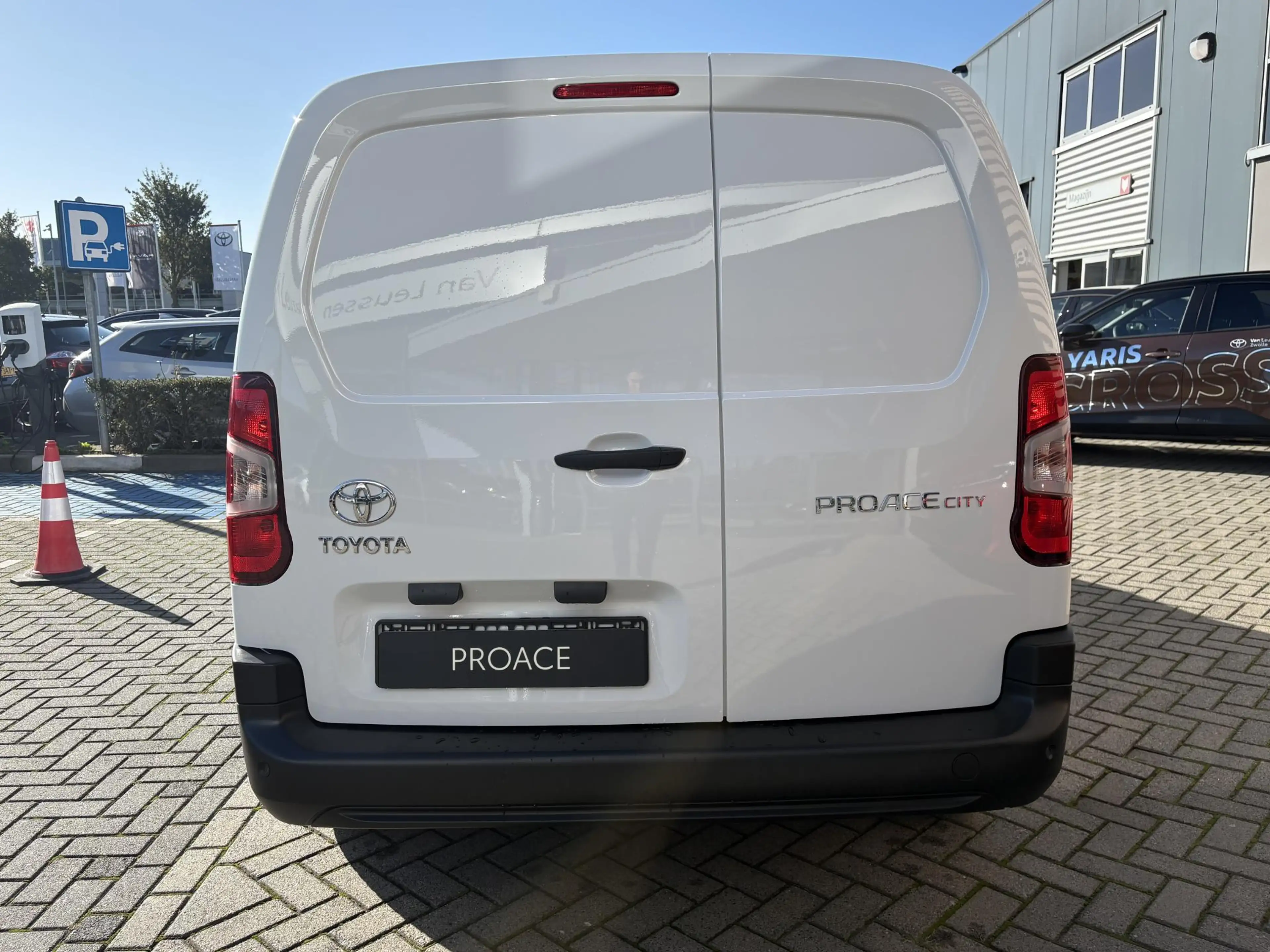 Toyota Proace City 1.5 D-4D COOL L2 ALL-SEASON 3-PERS AIRCO CRUISE BE — photo 6