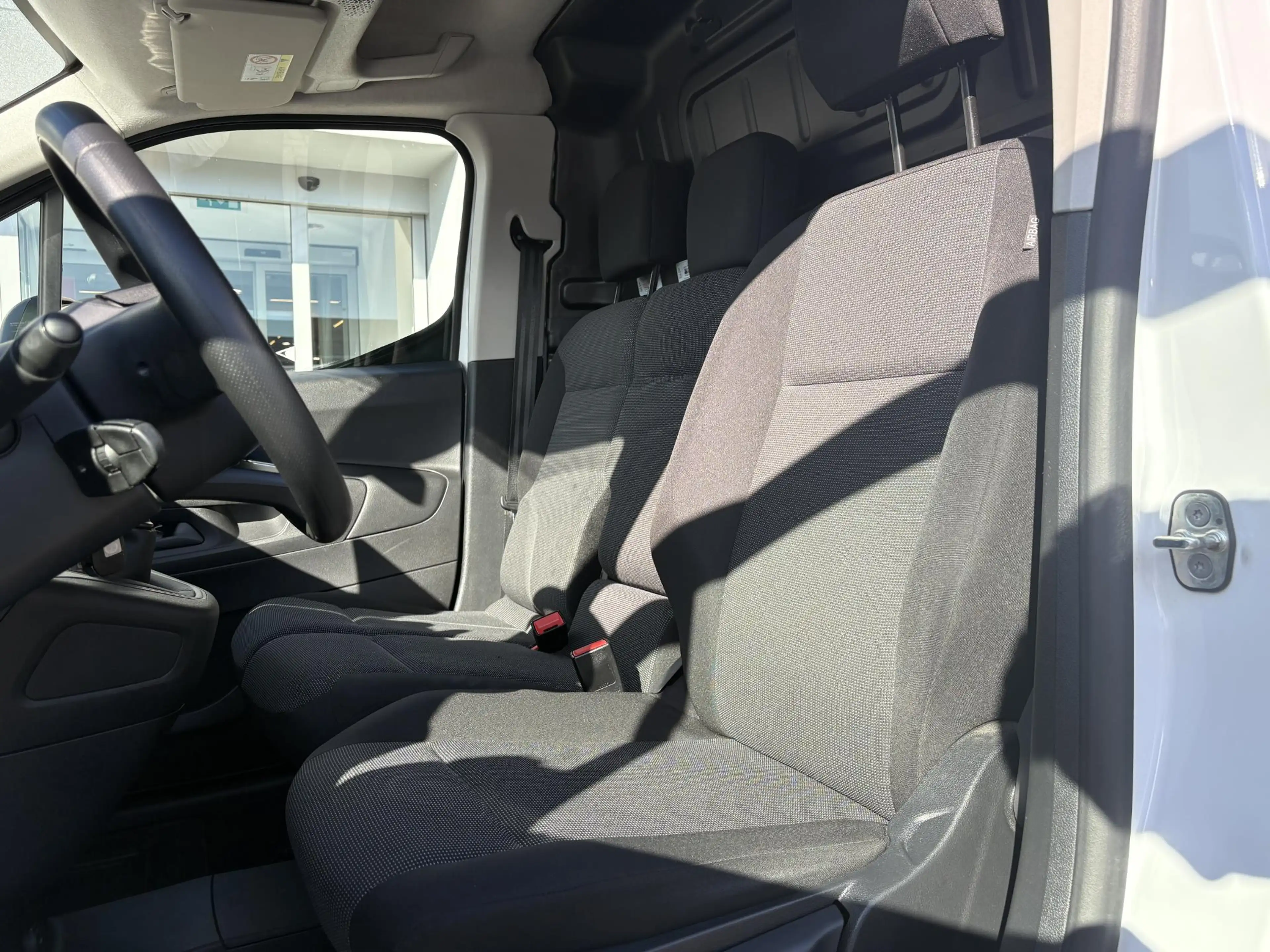 Toyota Proace City 1.5 D-4D COOL L2 ALL-SEASON 3-PERS AIRCO CRUISE BE — photo 14
