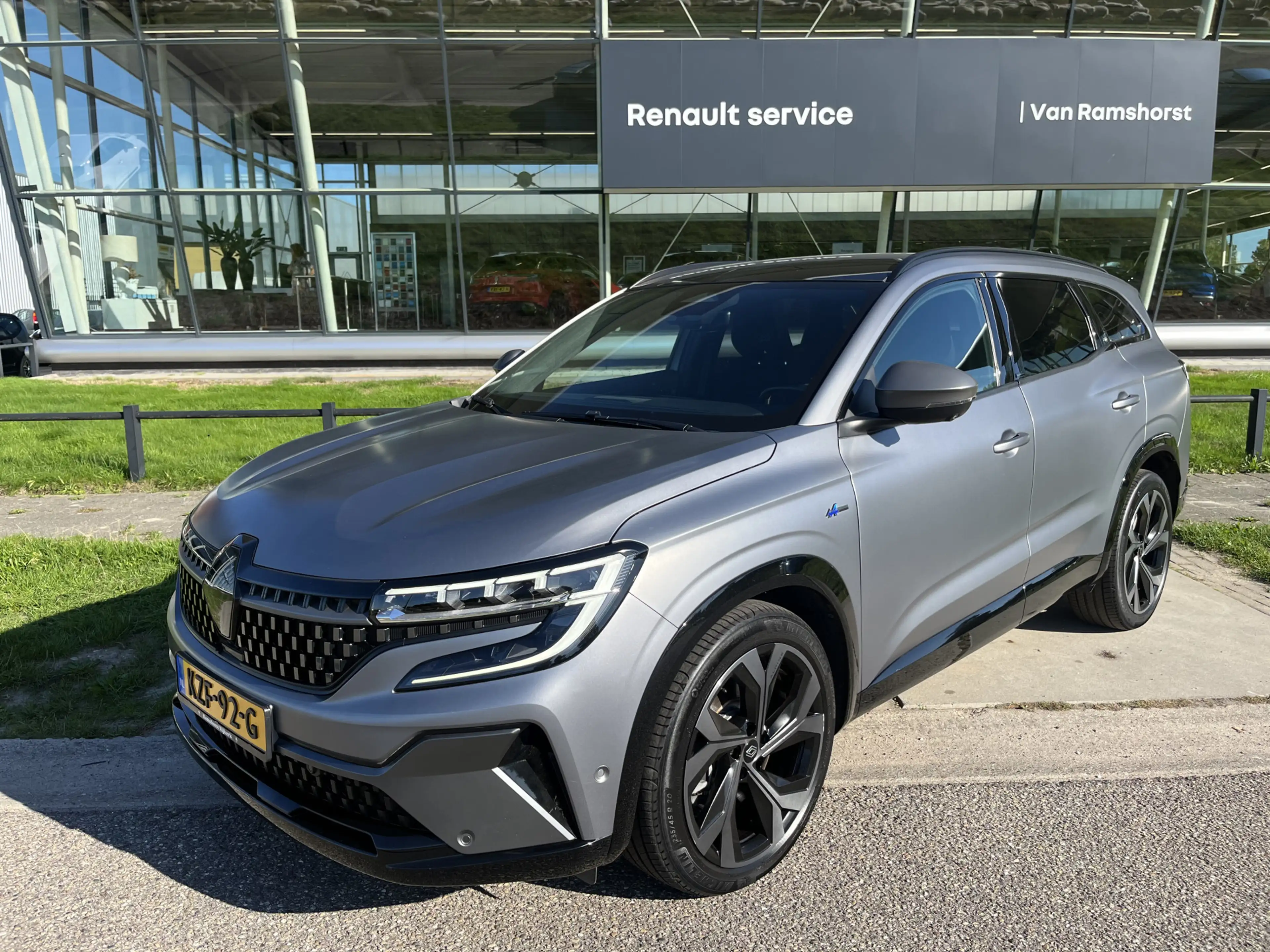Renault Espace E-Tech full hybrid 200 PK iconic esprit Alpine 7-P
