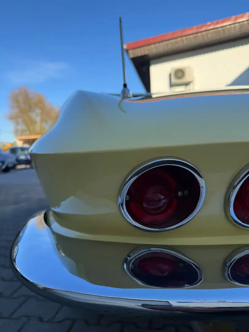 Chevrolet Corvette C2 Galben - 1
