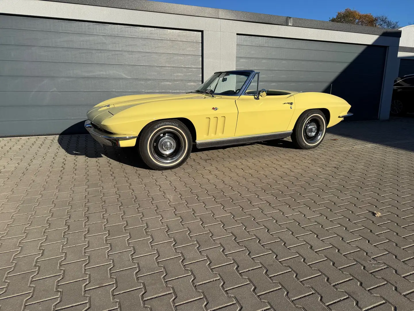 Chevrolet Corvette C2 Galben - 2