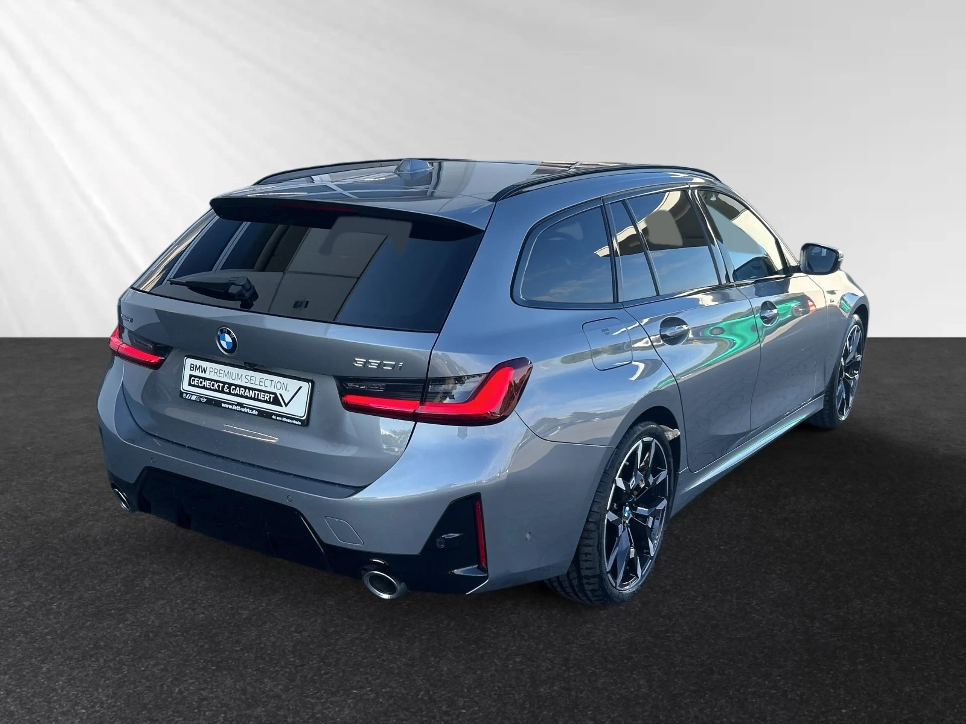 BMW 330 i xDrive Touring M Sport|AHK|Panorama|19"LMR — photo 3