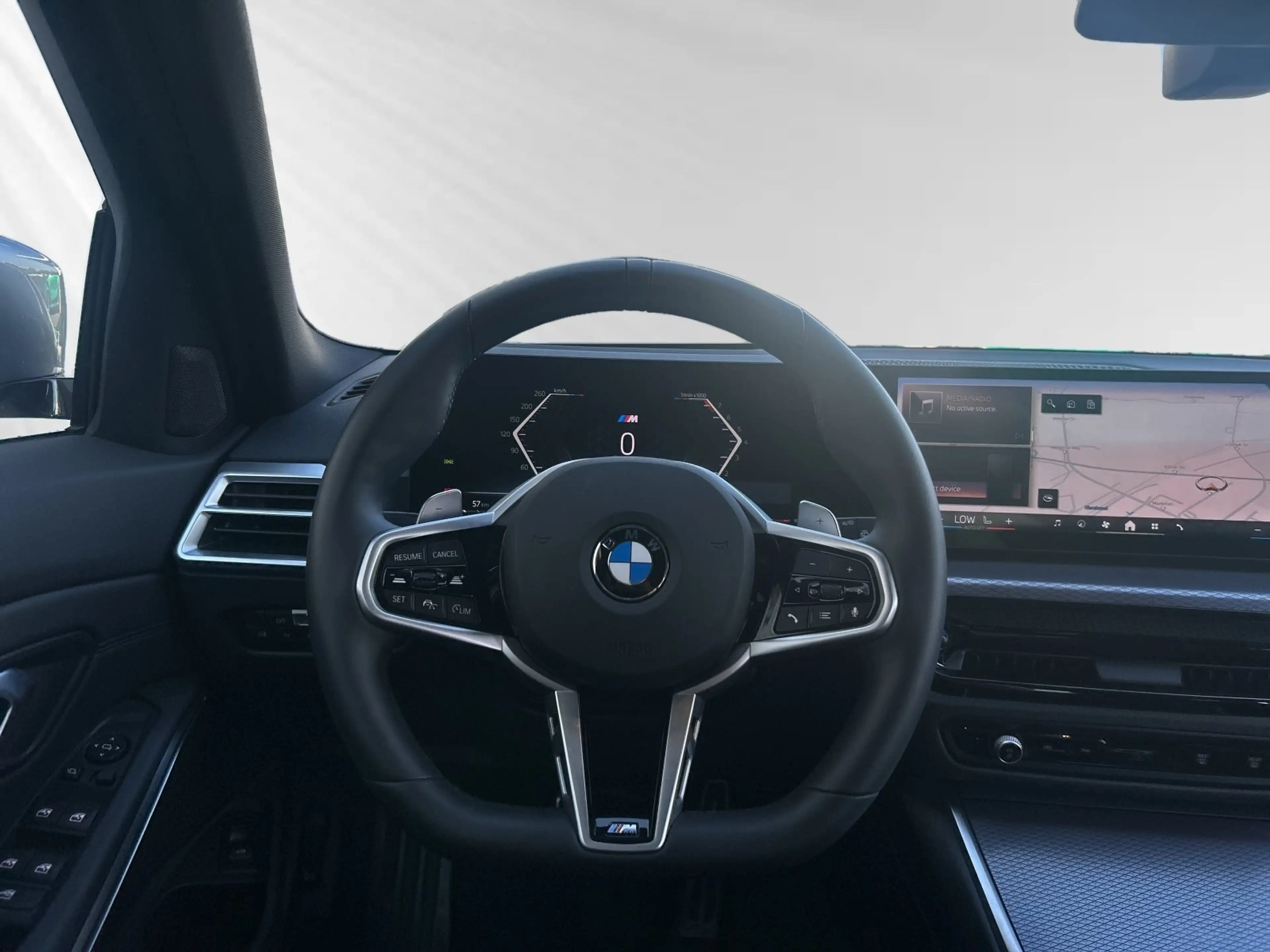 BMW 330 i xDrive Touring M Sport|AHK|Panorama|19"LMR — photo 11