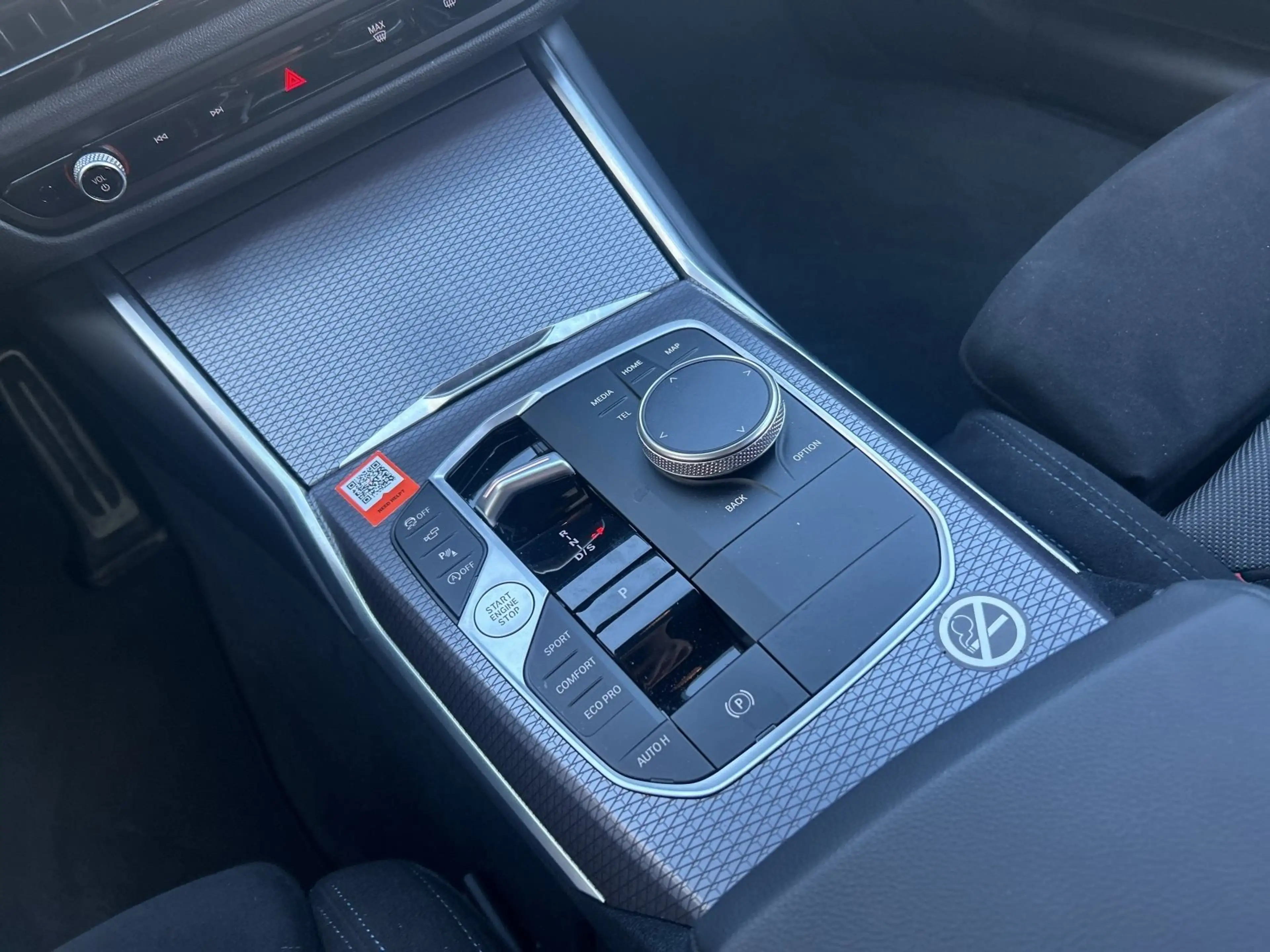 BMW 330 i xDrive Touring M Sport|AHK|Panorama|19"LMR — photo 12