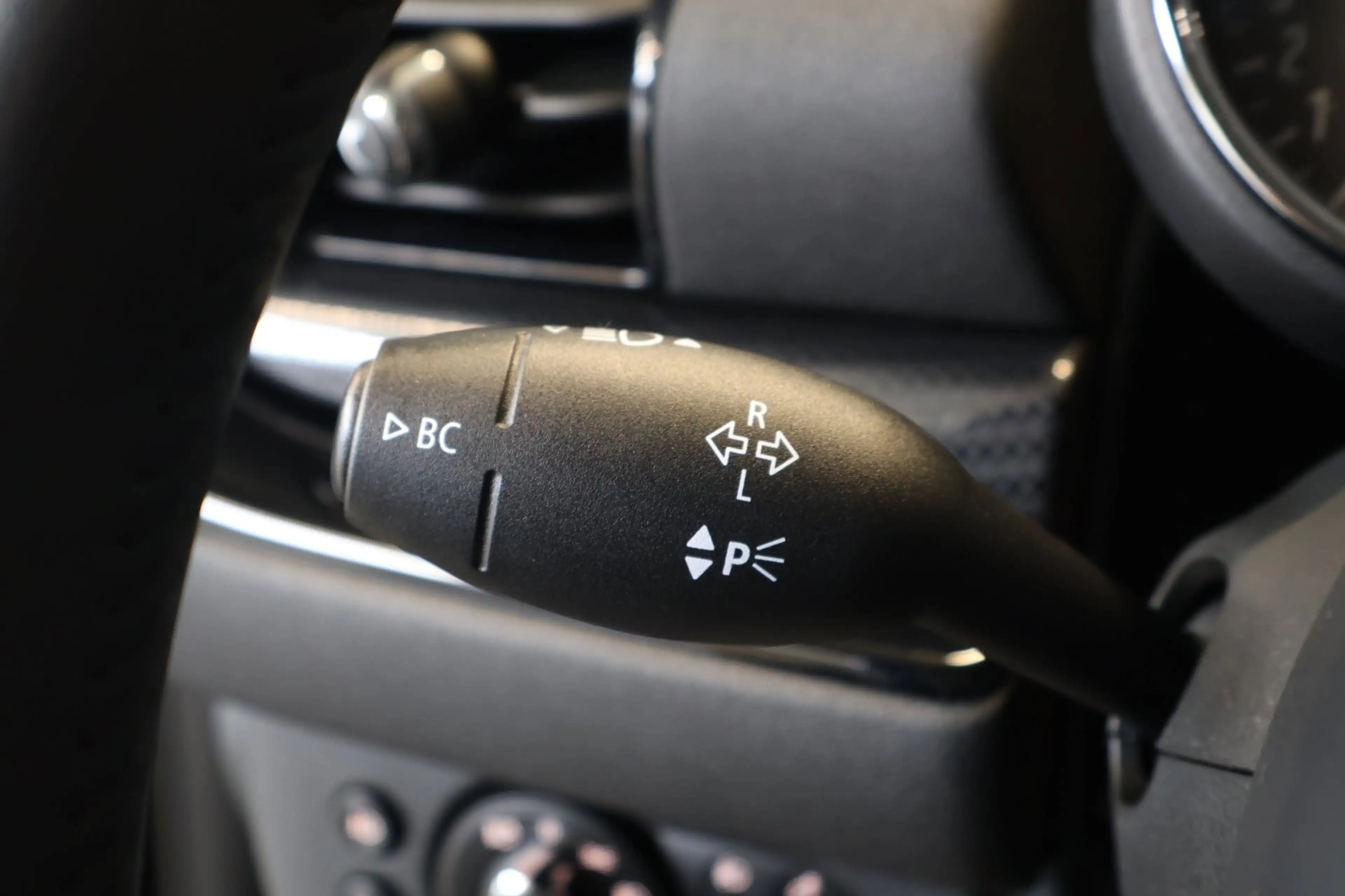 MINI One Clubman 1.5 Business Edition NL auto, LED, union jack, all — photo 14