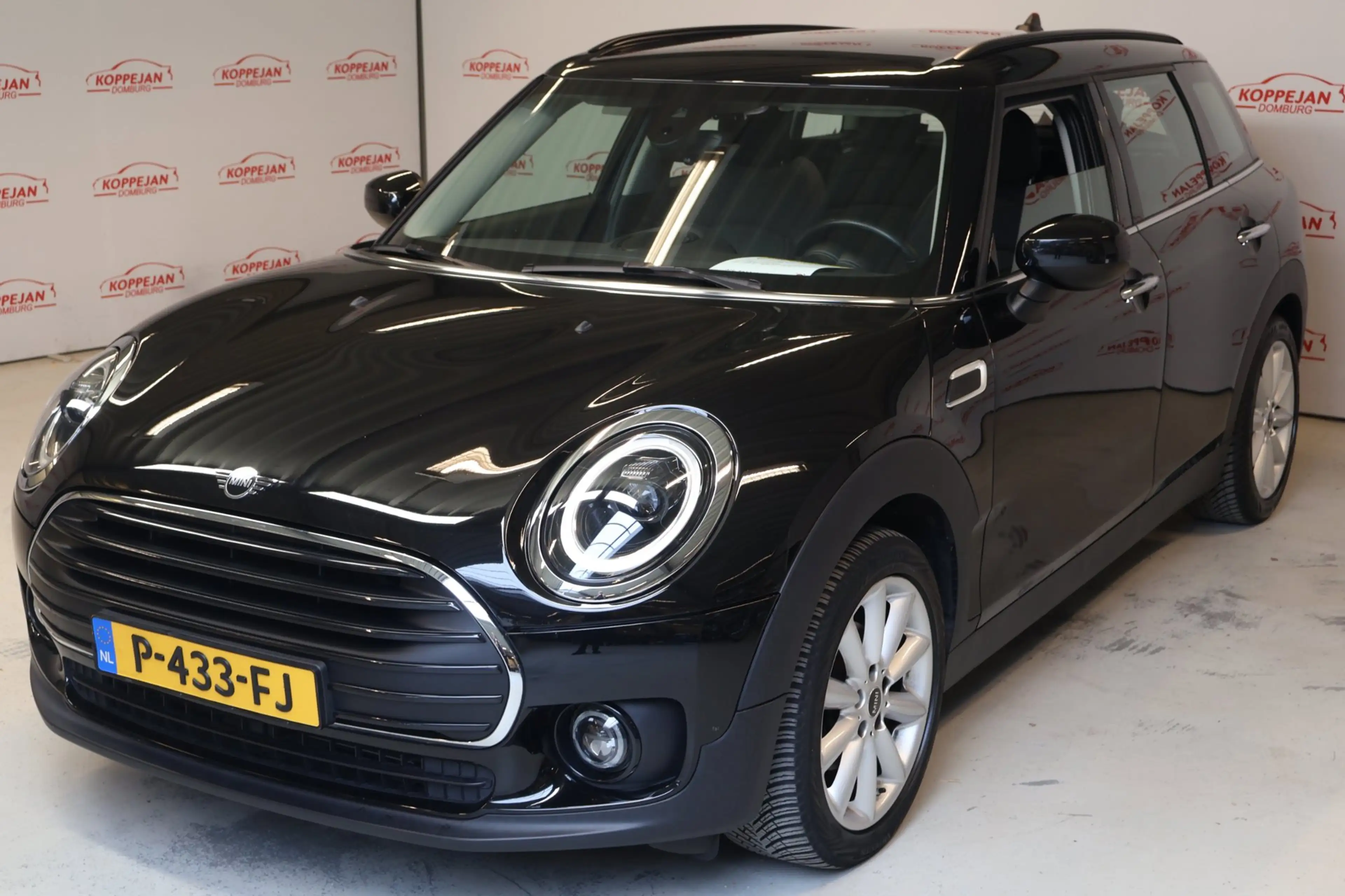 MINI One Clubman 1.5 Business Edition NL auto, LED, union jack, all — photo 3