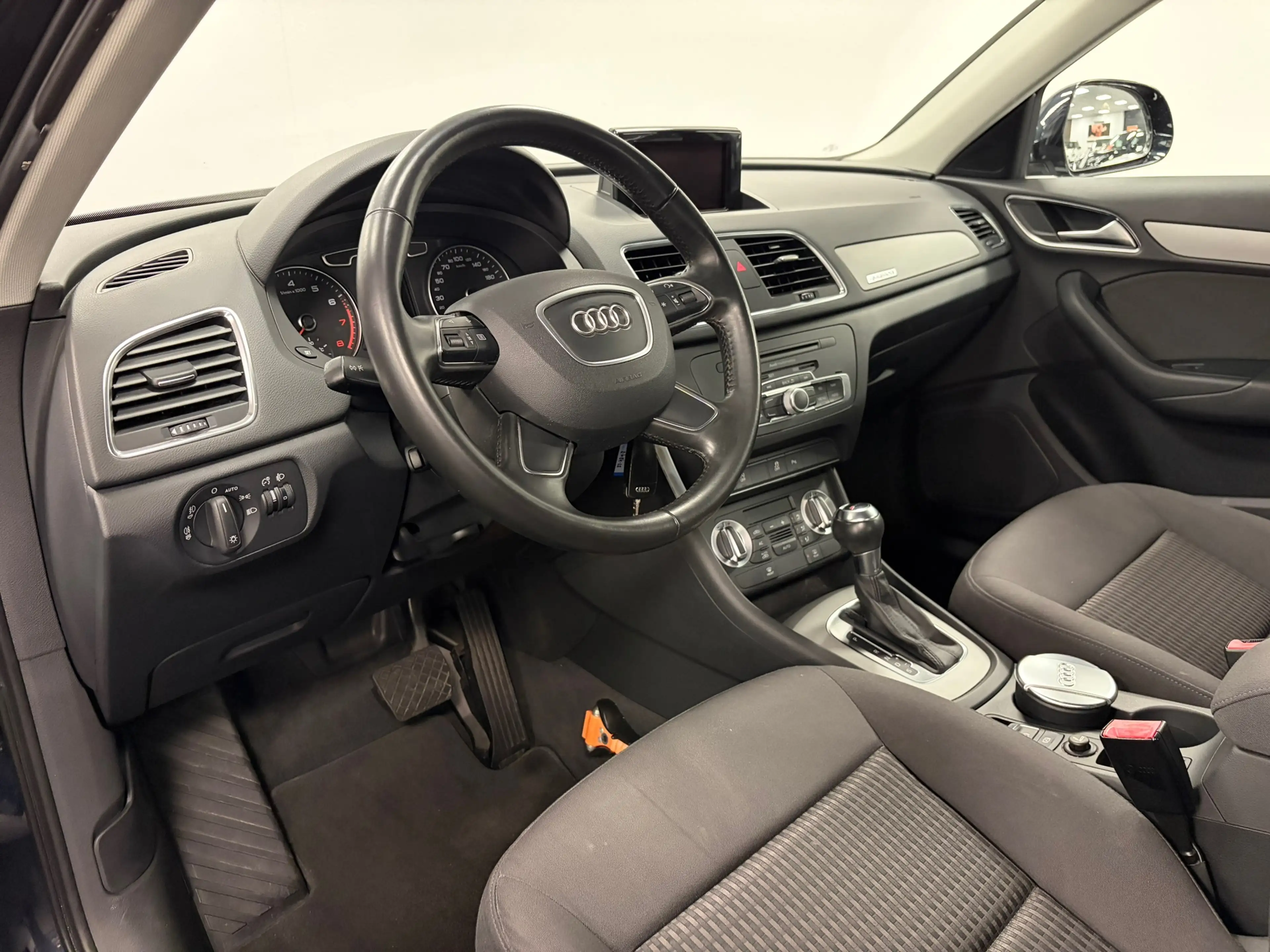 Audi Q3 2.0 TFSI quattro Pro Line*NAP*Cruise-Control*Navi* — photo 30