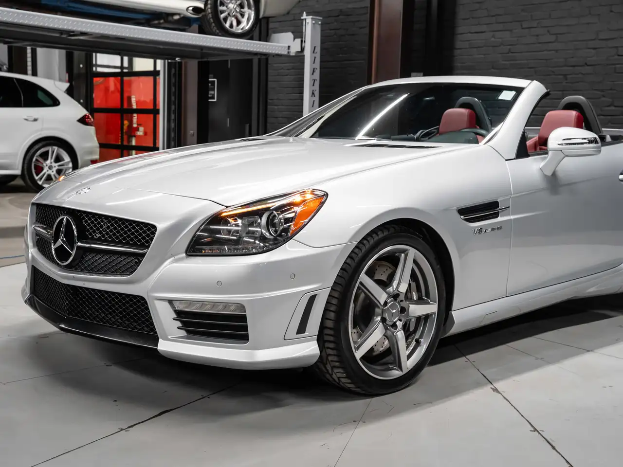 Mercedes-Benz SLK снимка Mercedes-Benz SLK