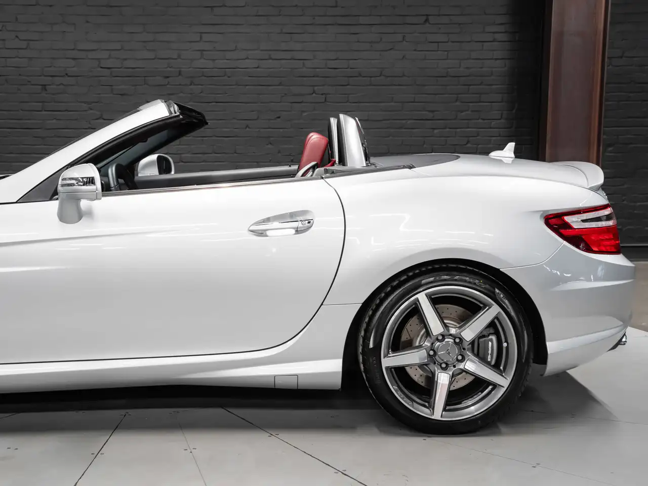 Mercedes-Benz SLK снимка Mercedes-Benz SLK