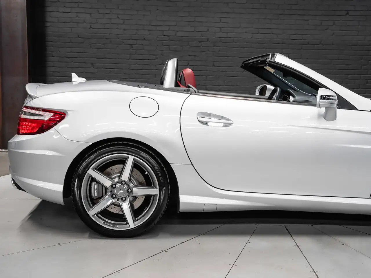 Mercedes-Benz SLK снимка Mercedes-Benz SLK