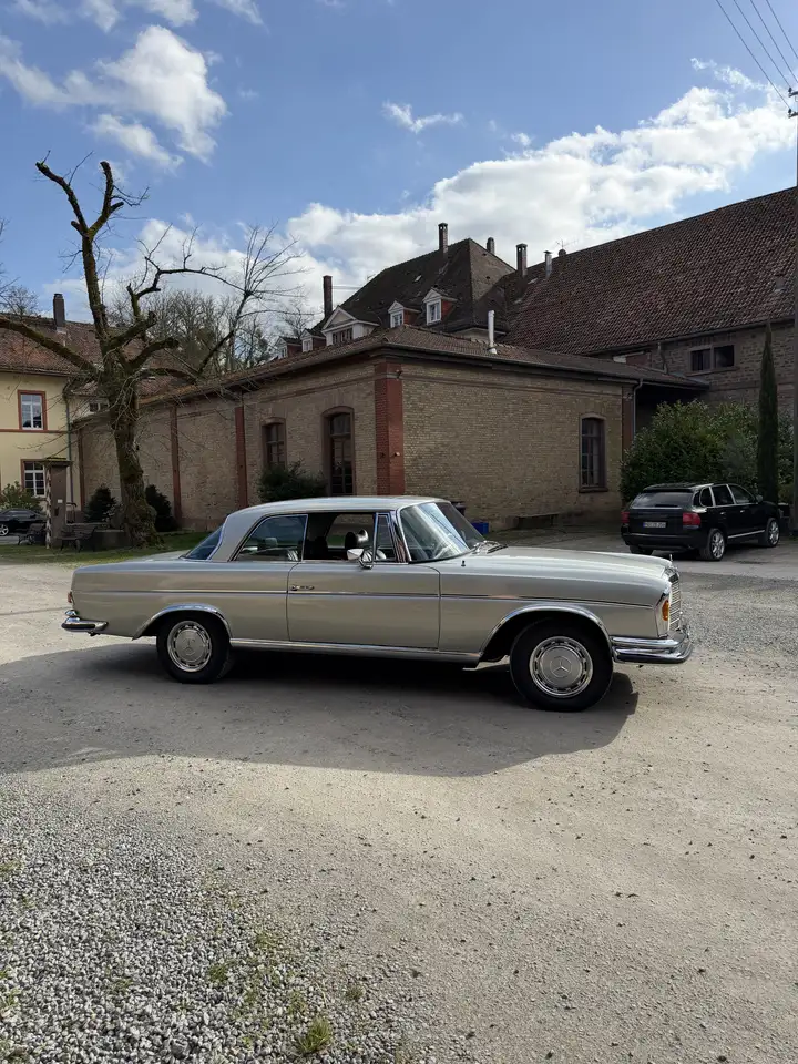 Mercedes-Benz 280, foto 2
