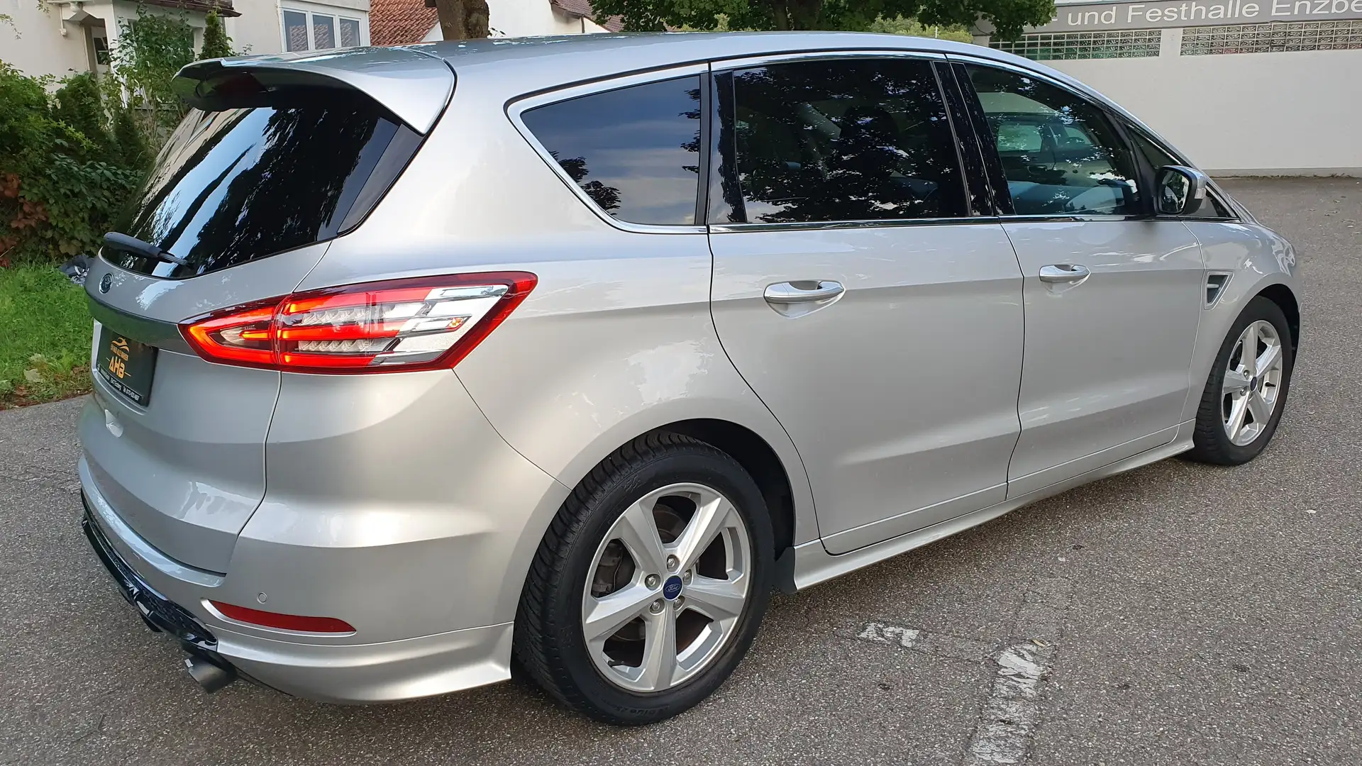 Ford S-Max Titanium / LED / NAVI / LEDER Grau - 2