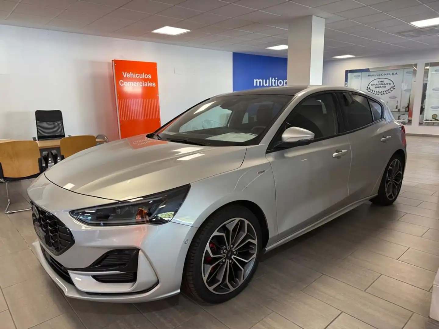 Ford Focus Sportbreak 1.0 Ecoboost MHEV ST-Line X 125 Silber - 1
