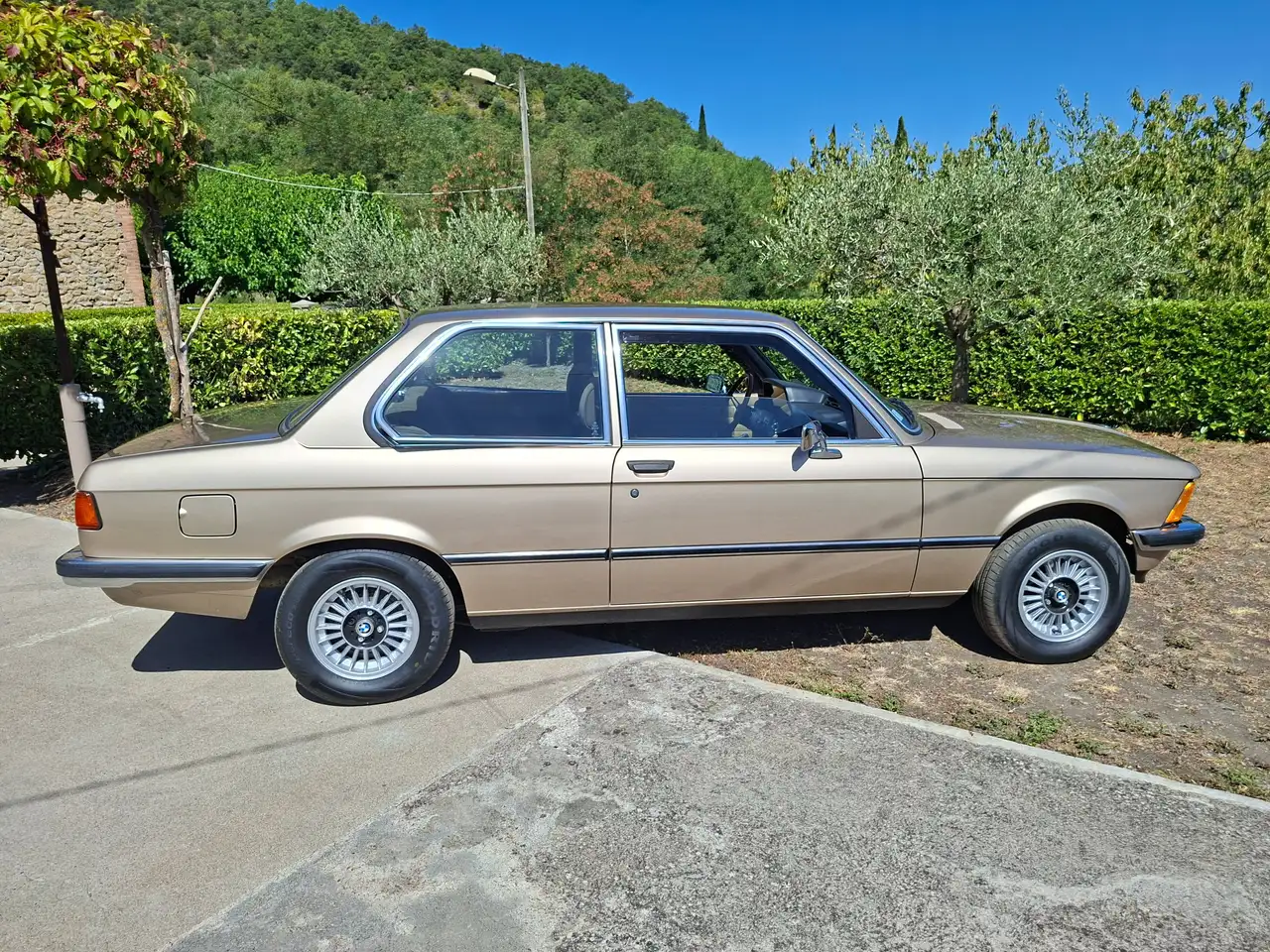 BMW 320i, foto 5