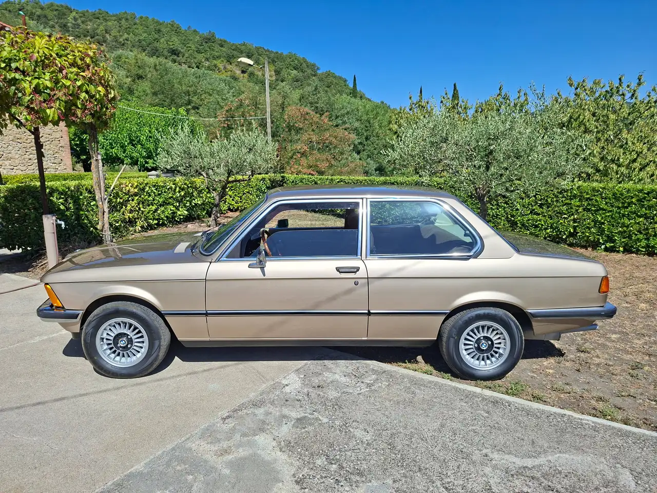 BMW 320i, foto 3